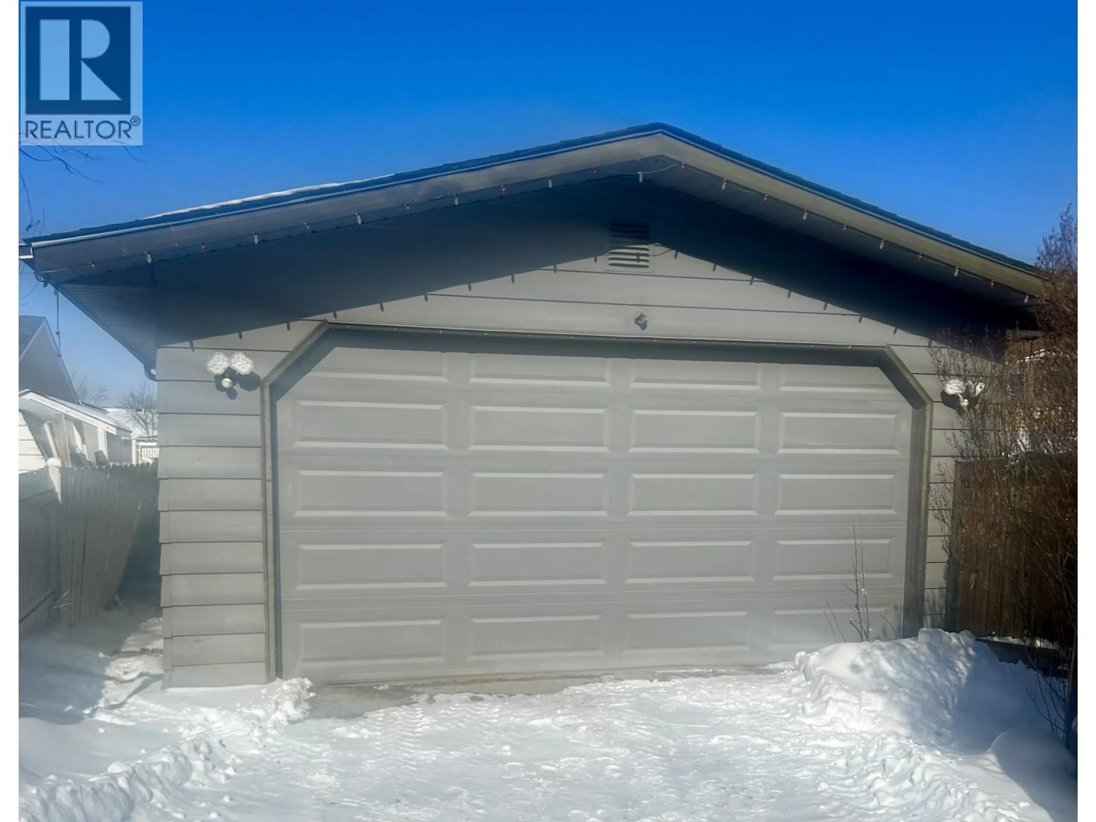Indoor garage for 10504 113 AVENUE, Fort St. John British Columbia V1J5Z8