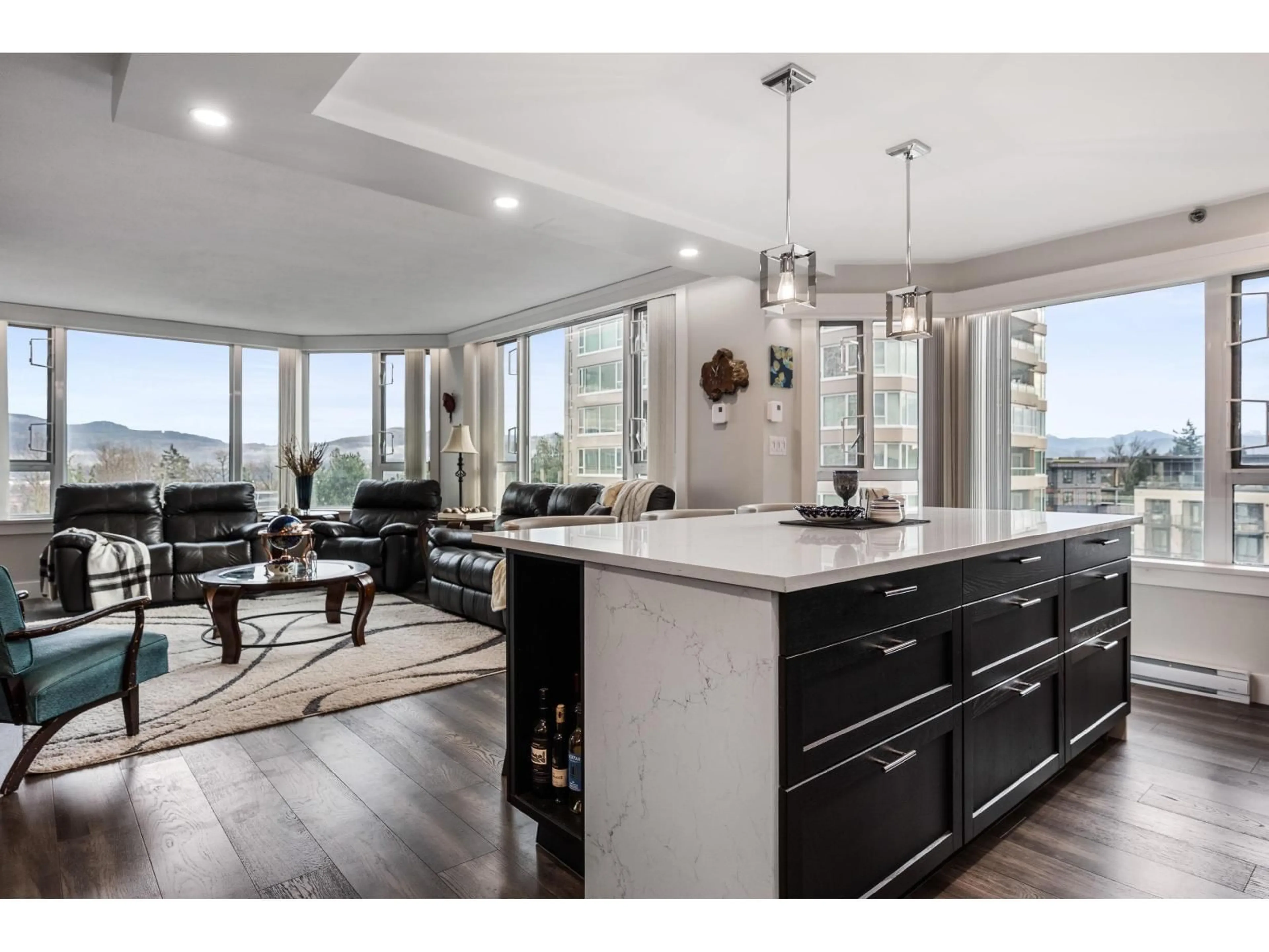 Open concept kitchen, unknown for 604 - 3150 GLADWIN ROAD, Abbotsford British Columbia V2T5S9