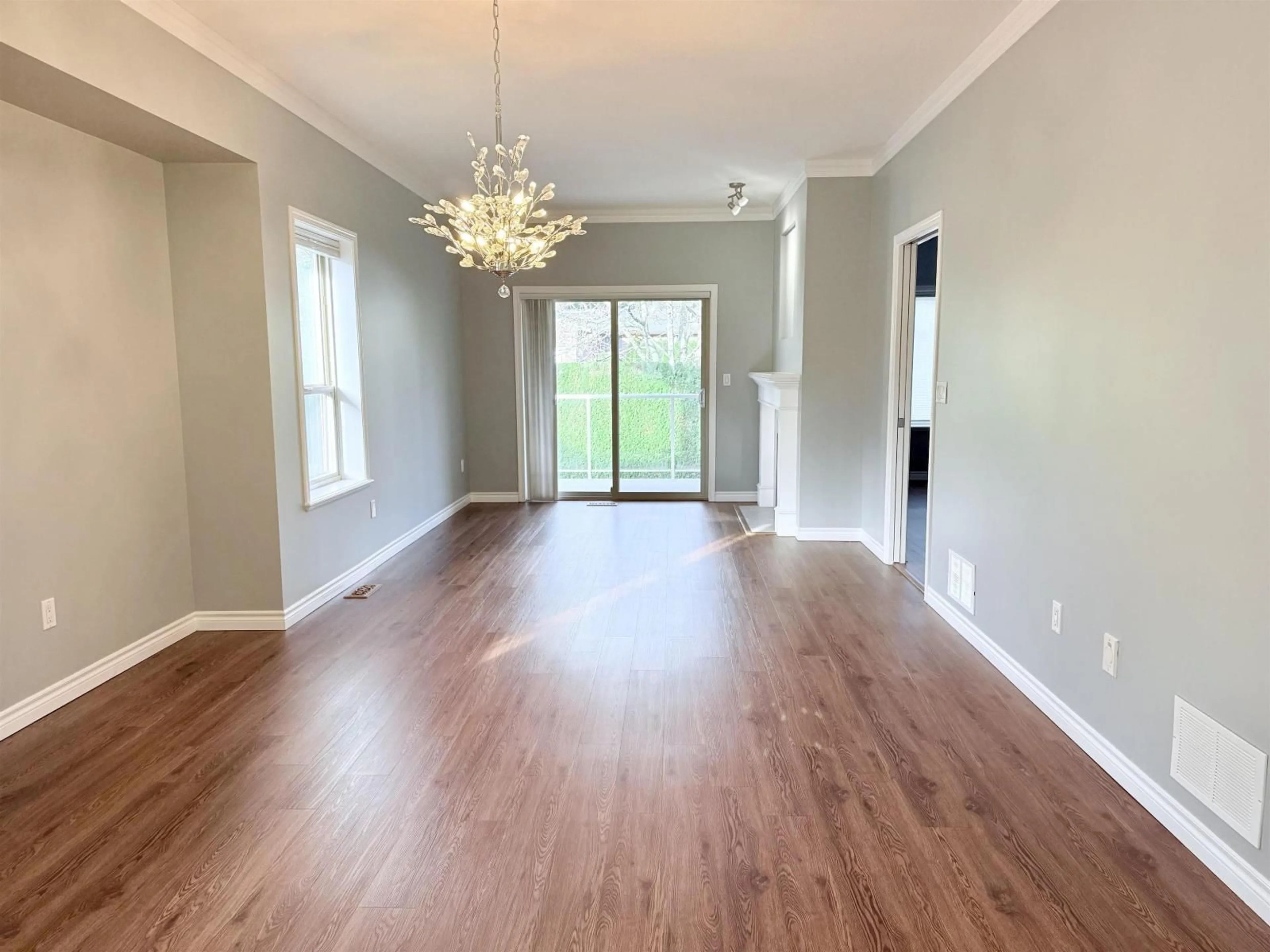 A pic of a room for 14 - 34159 FRASER STREET, Abbotsford British Columbia V2S8P2