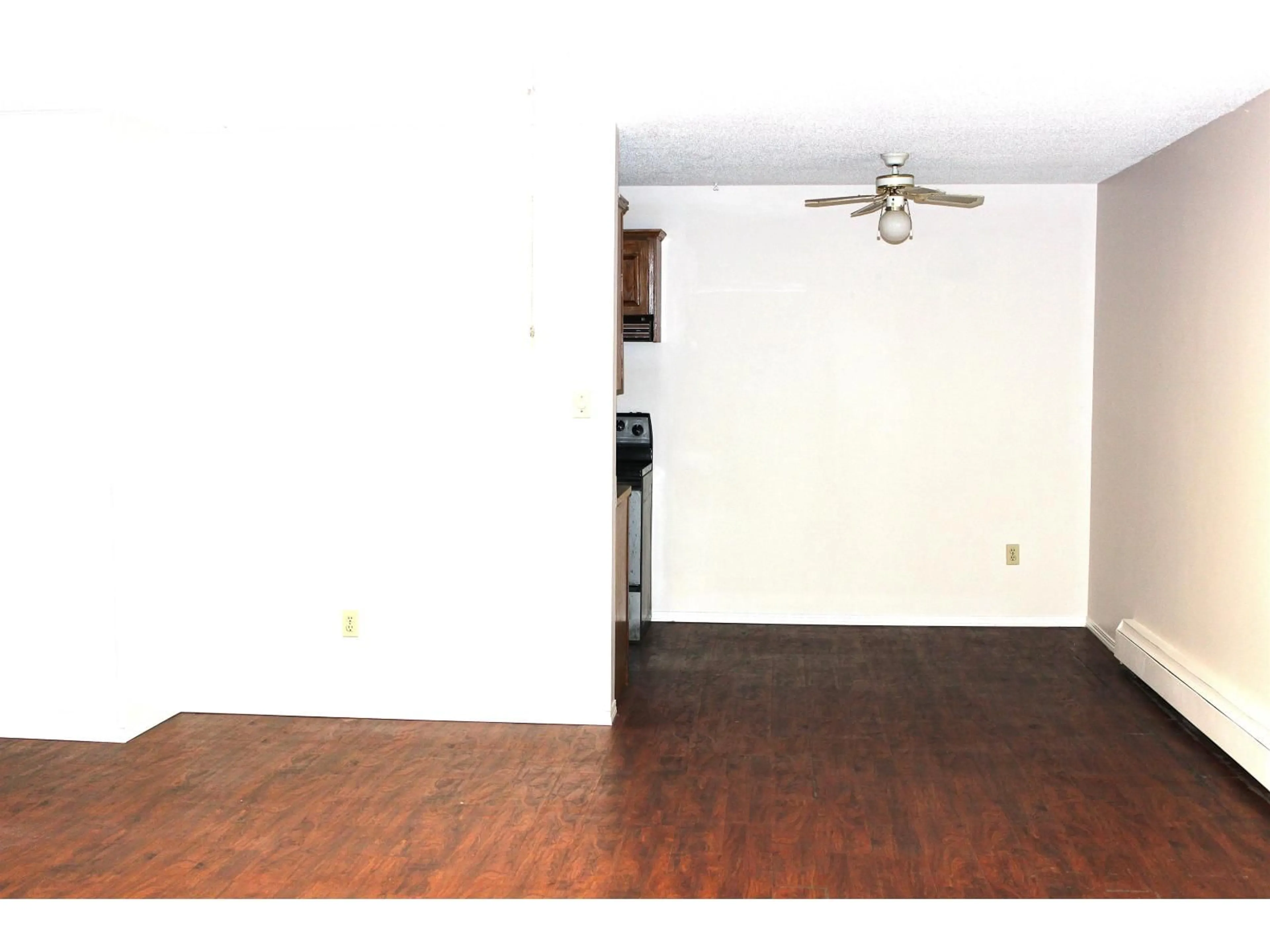 A pic of a room for 208 - 7473 140 STREET, Surrey British Columbia V3W6G5