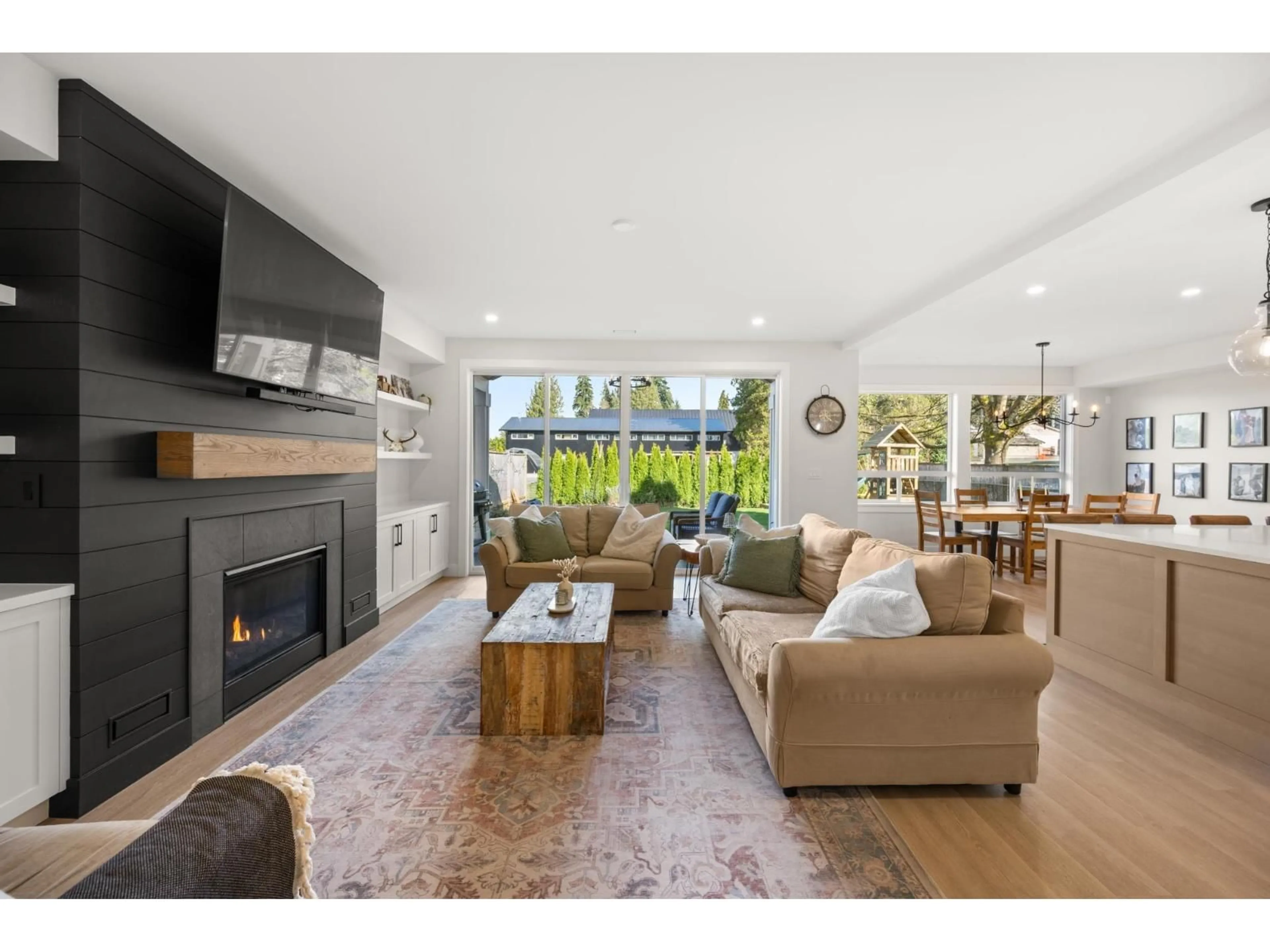 Living room with furniture, unknown for 4034 248 STREET, Langley British Columbia V4W1E3