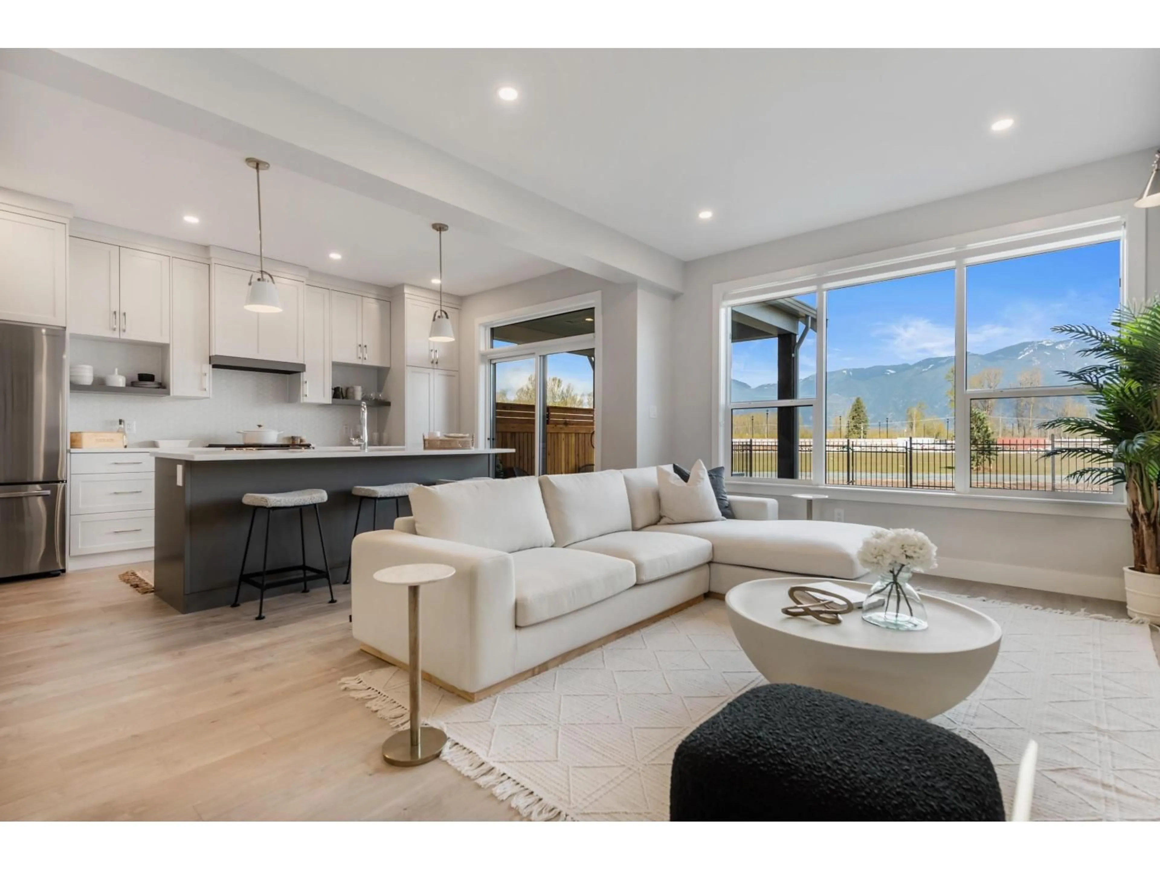 Open concept kitchen, unknown for 44720 WILLOWSTREAM ROAD, Chilliwack British Columbia V2R6G7