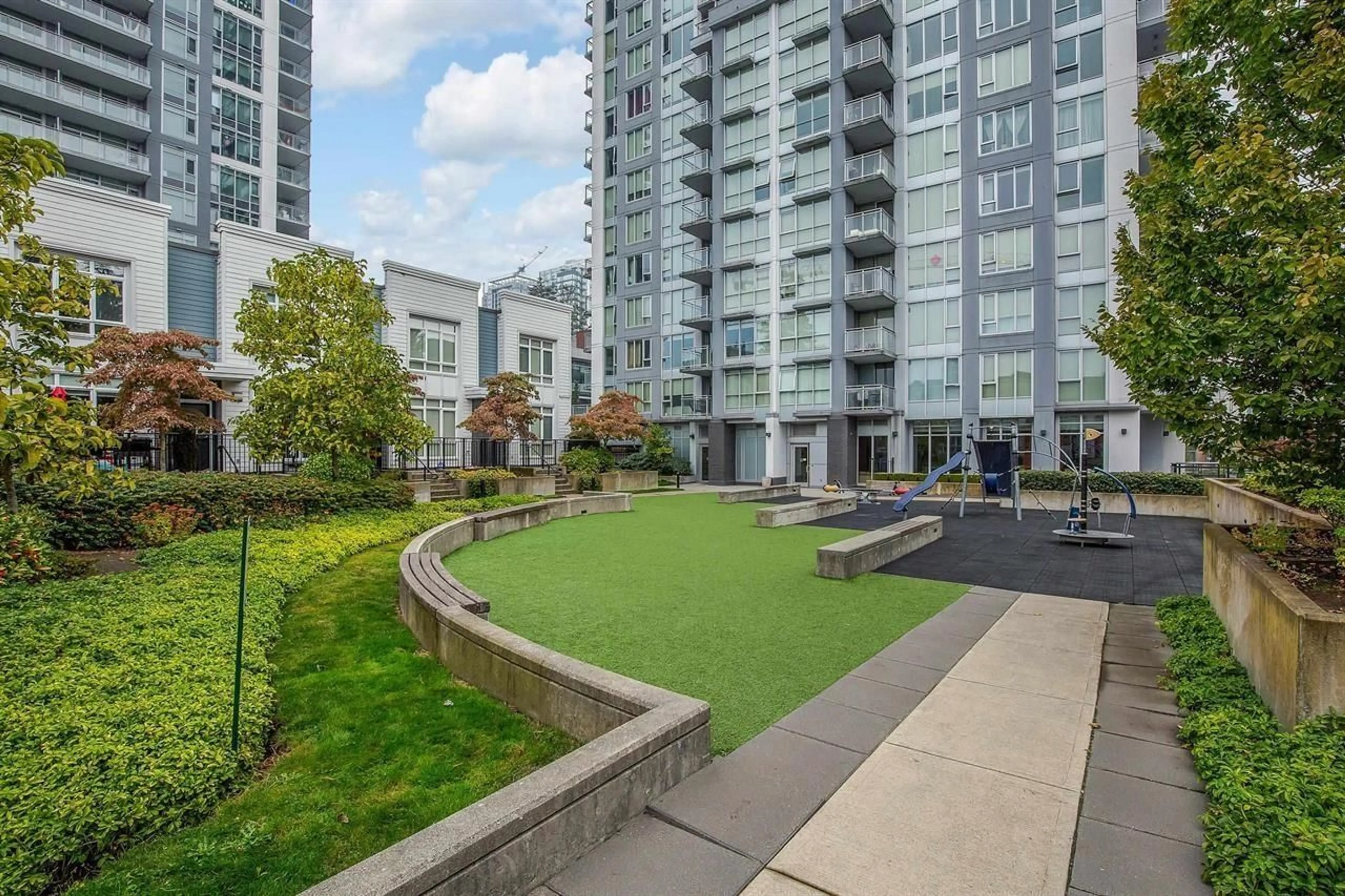 Patio, unknown for 3703 - 13325 102A AVENUE, Surrey British Columbia V3T0J5