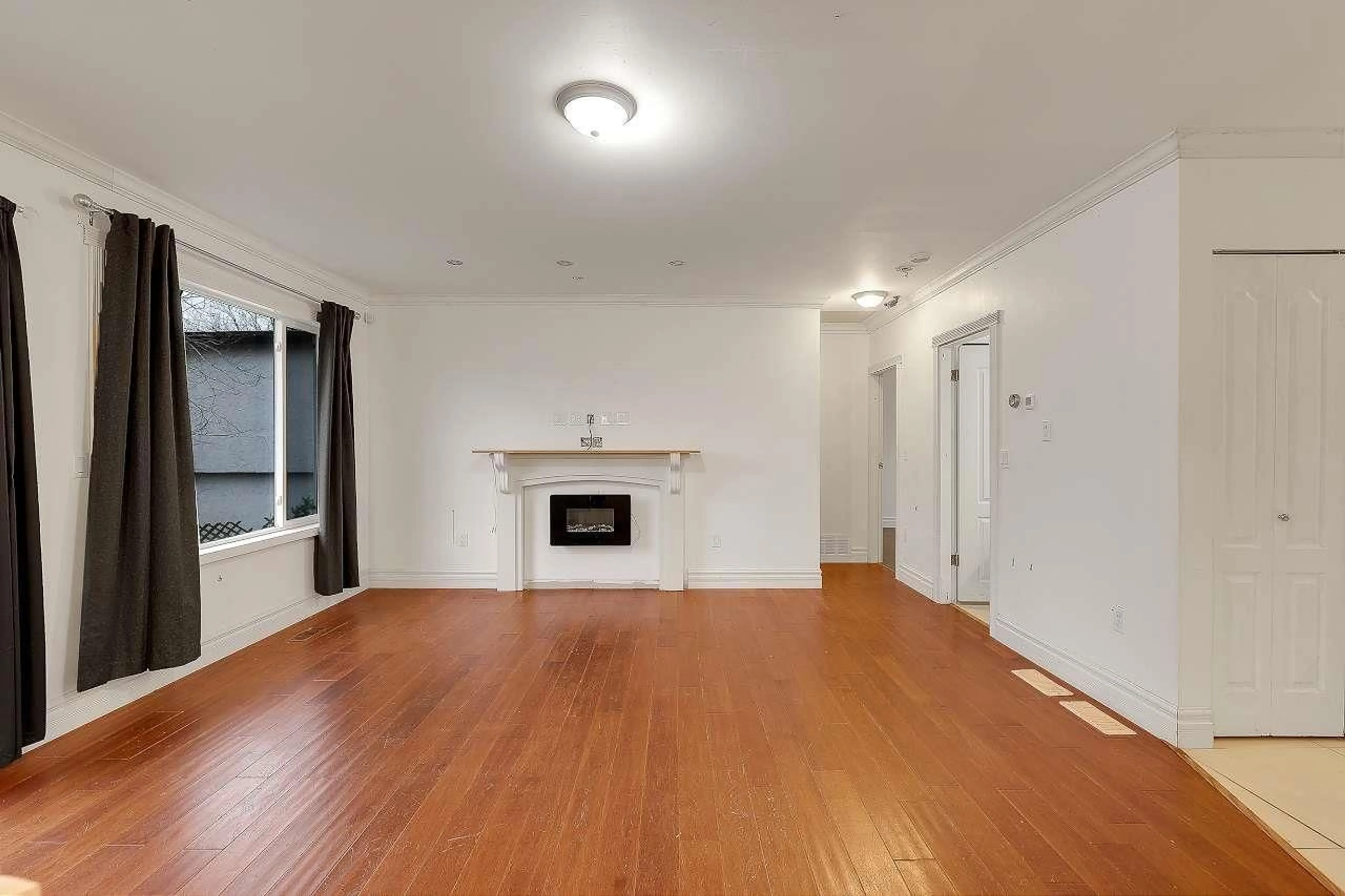 A pic of a room for 32774 7TH AVENUE, Mission British Columbia V2V2C1