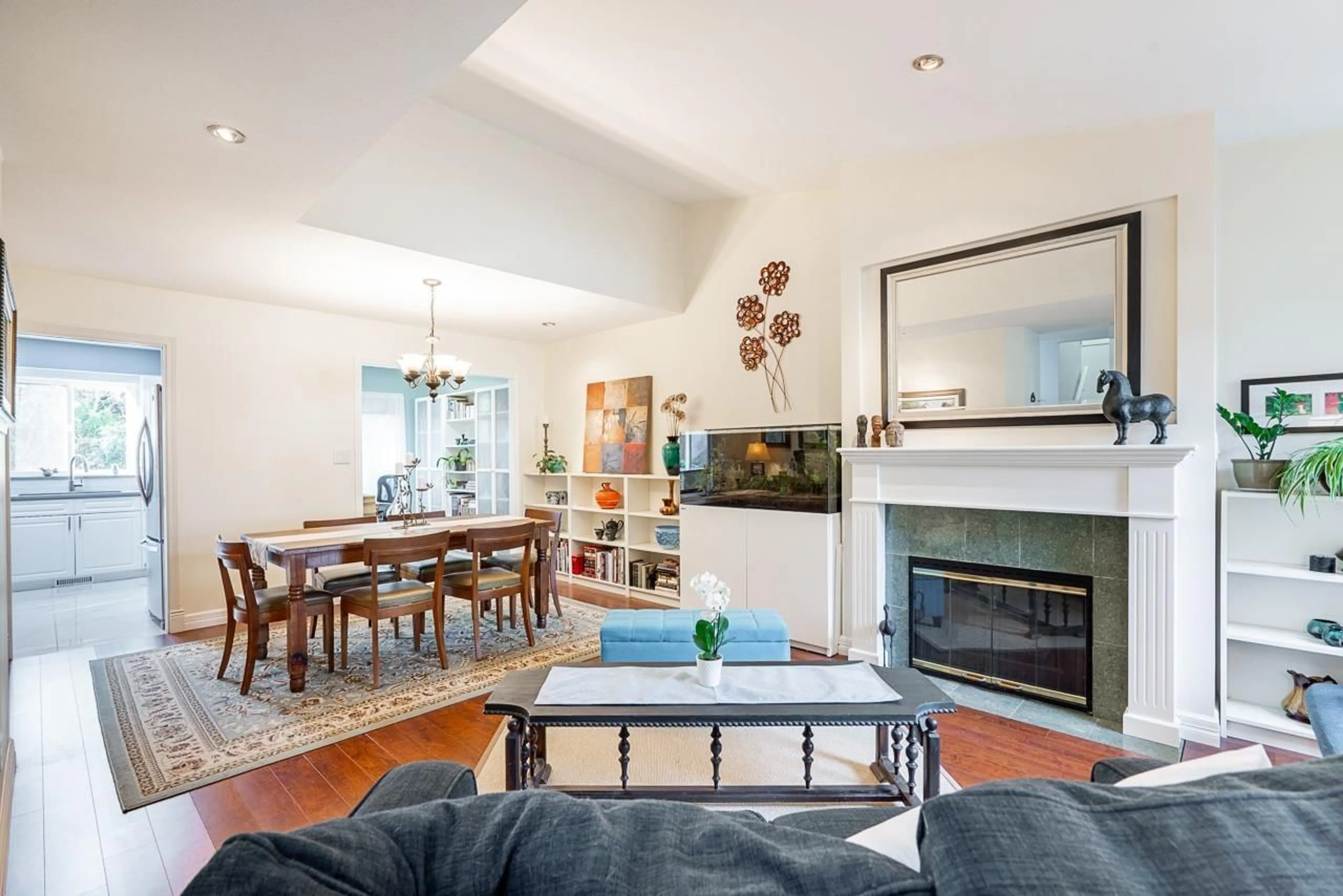 Living room with furniture, unknown for 157 - 15501 89A AVENUE, Surrey British Columbia V3S7X2