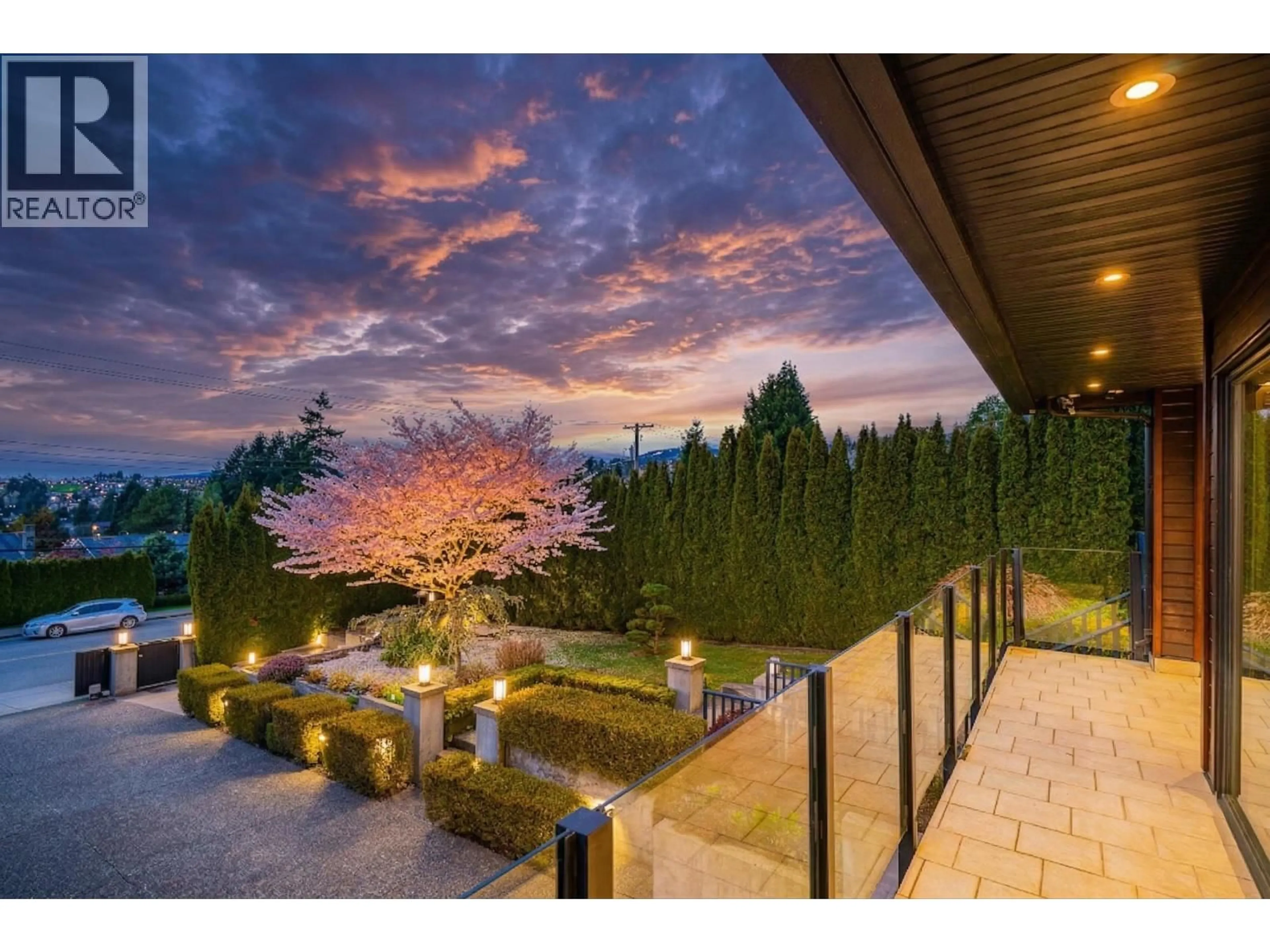 Patio, mountain view for 1068 HOLDOM AVENUE, Burnaby British Columbia V5B3V6