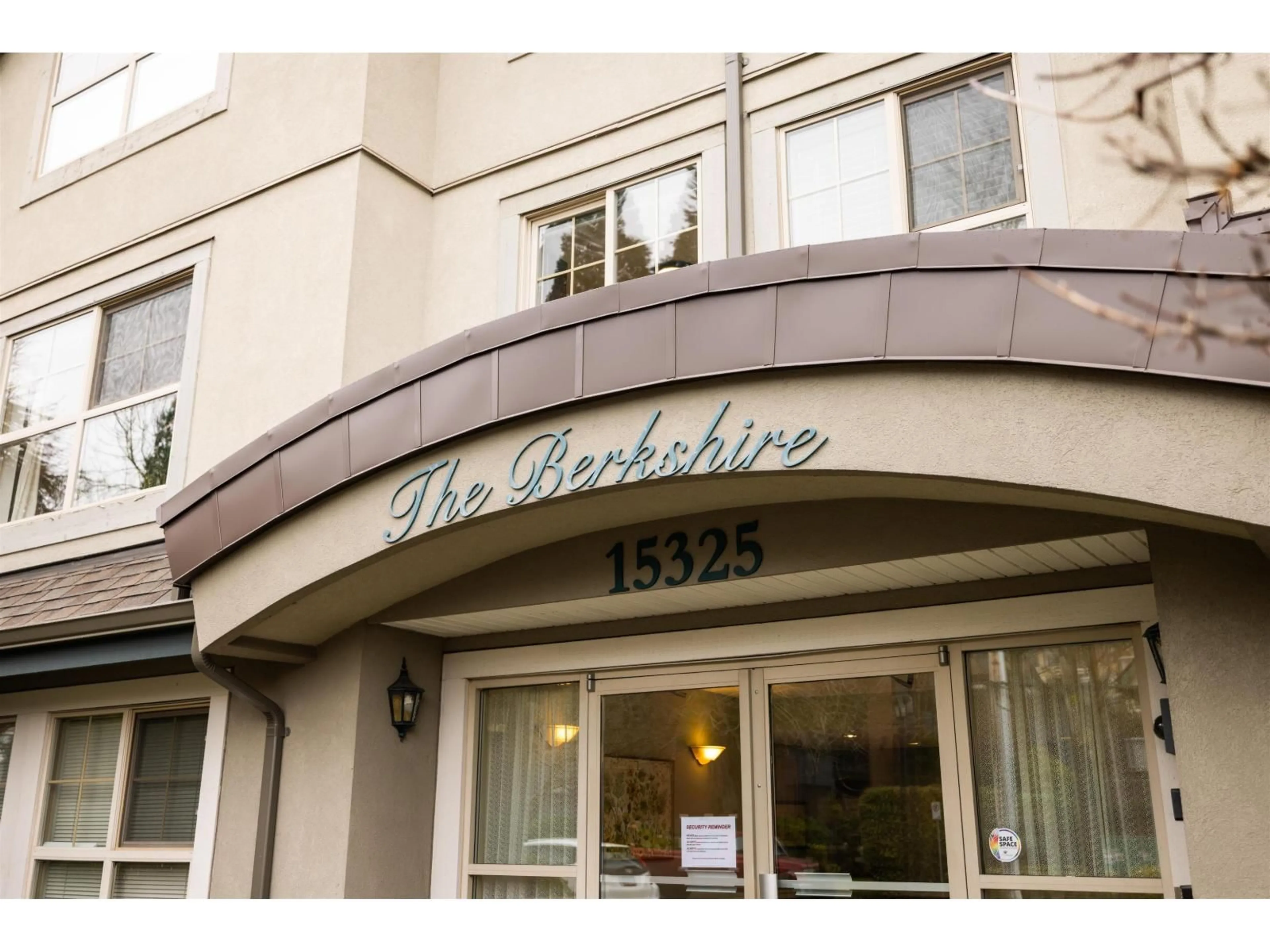 Lobby for 207 - 15325 17 AVENUE, Surrey British Columbia V4A1T8