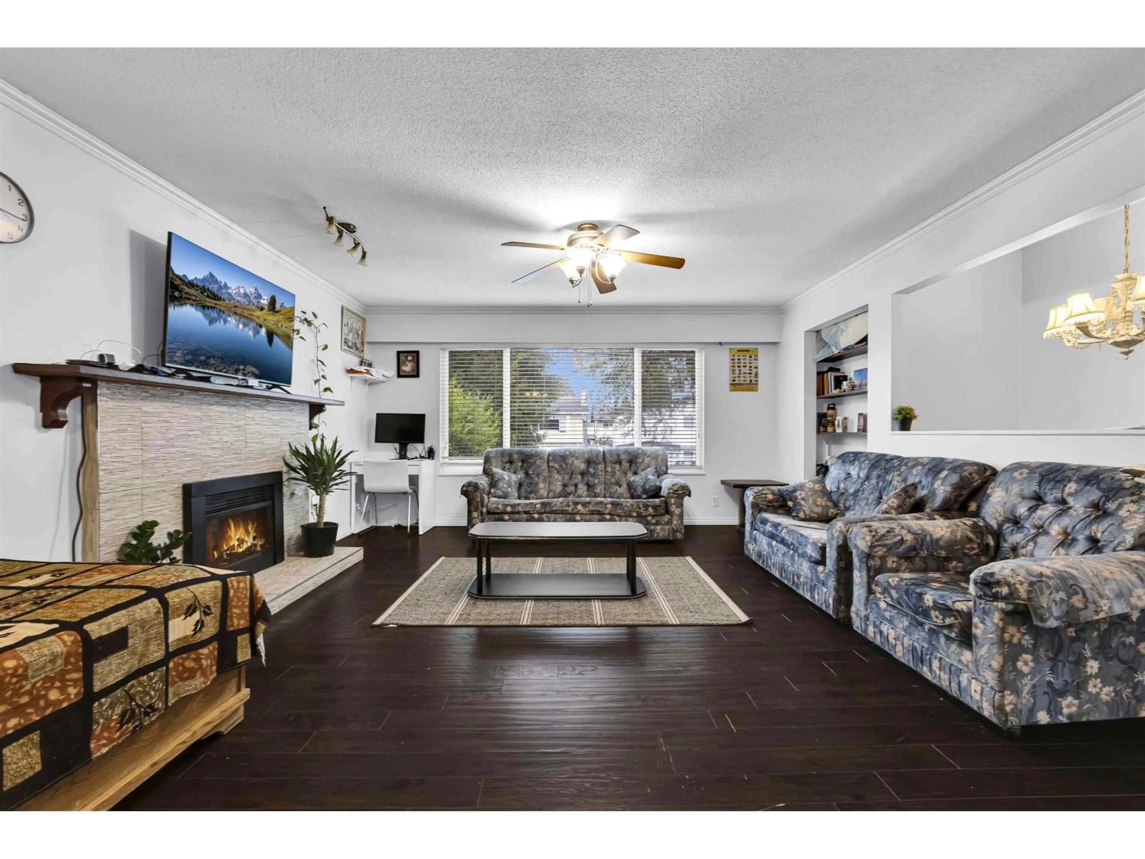 Living room with furniture, unknown for 11780 85A AVENUE, Delta British Columbia V4C2V6