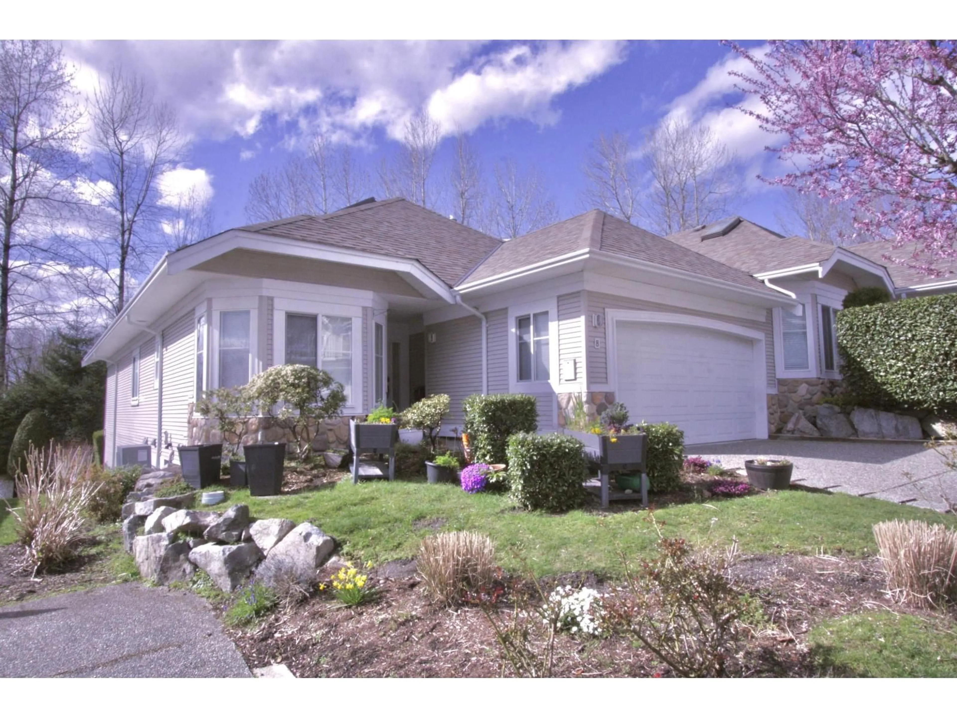 Home with vinyl exterior material, street for 8 - 31501 UPPER MACLURE ROAD, Abbotsford British Columbia V2T5S6