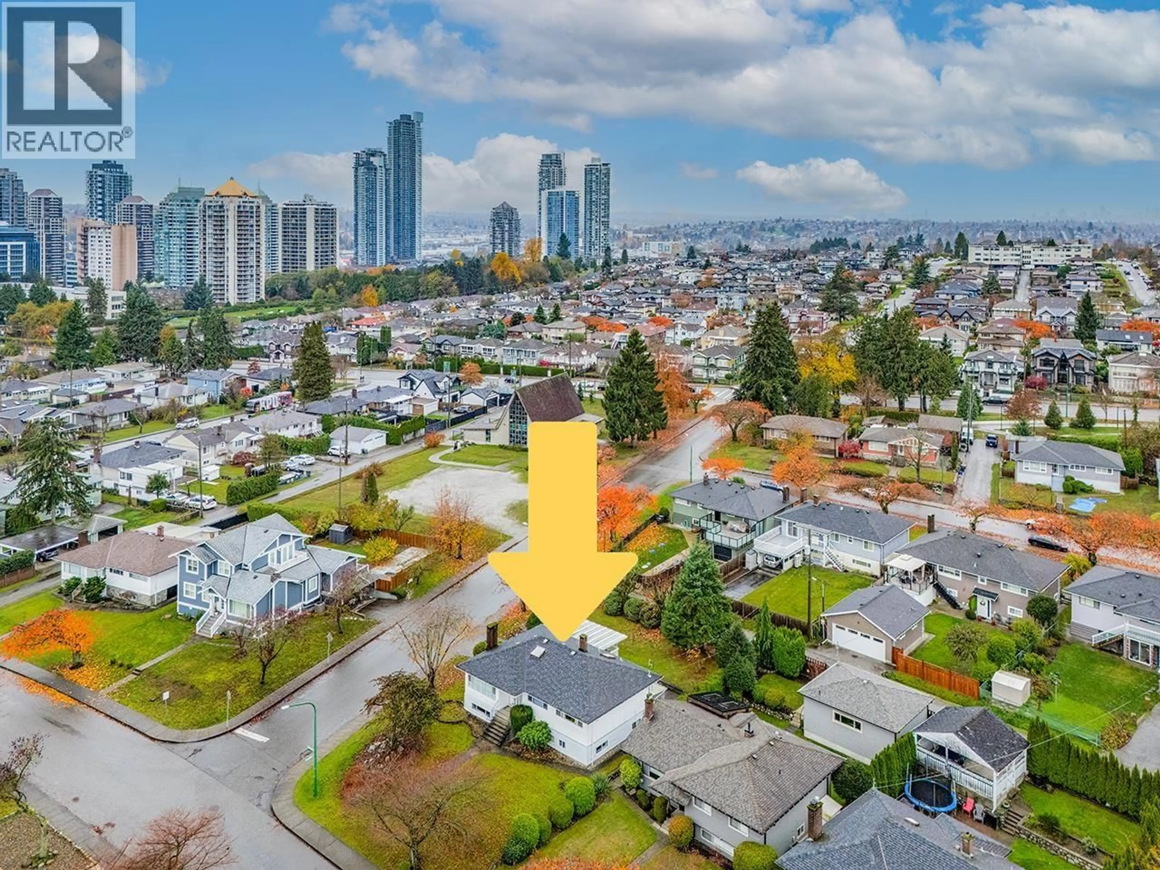 A pic from outside/outdoor area/front of a property/back of a property/a pic from drone, city buildings view from balcony for 4619 WESTLAWN DRIVE, Burnaby British Columbia V5C3R2