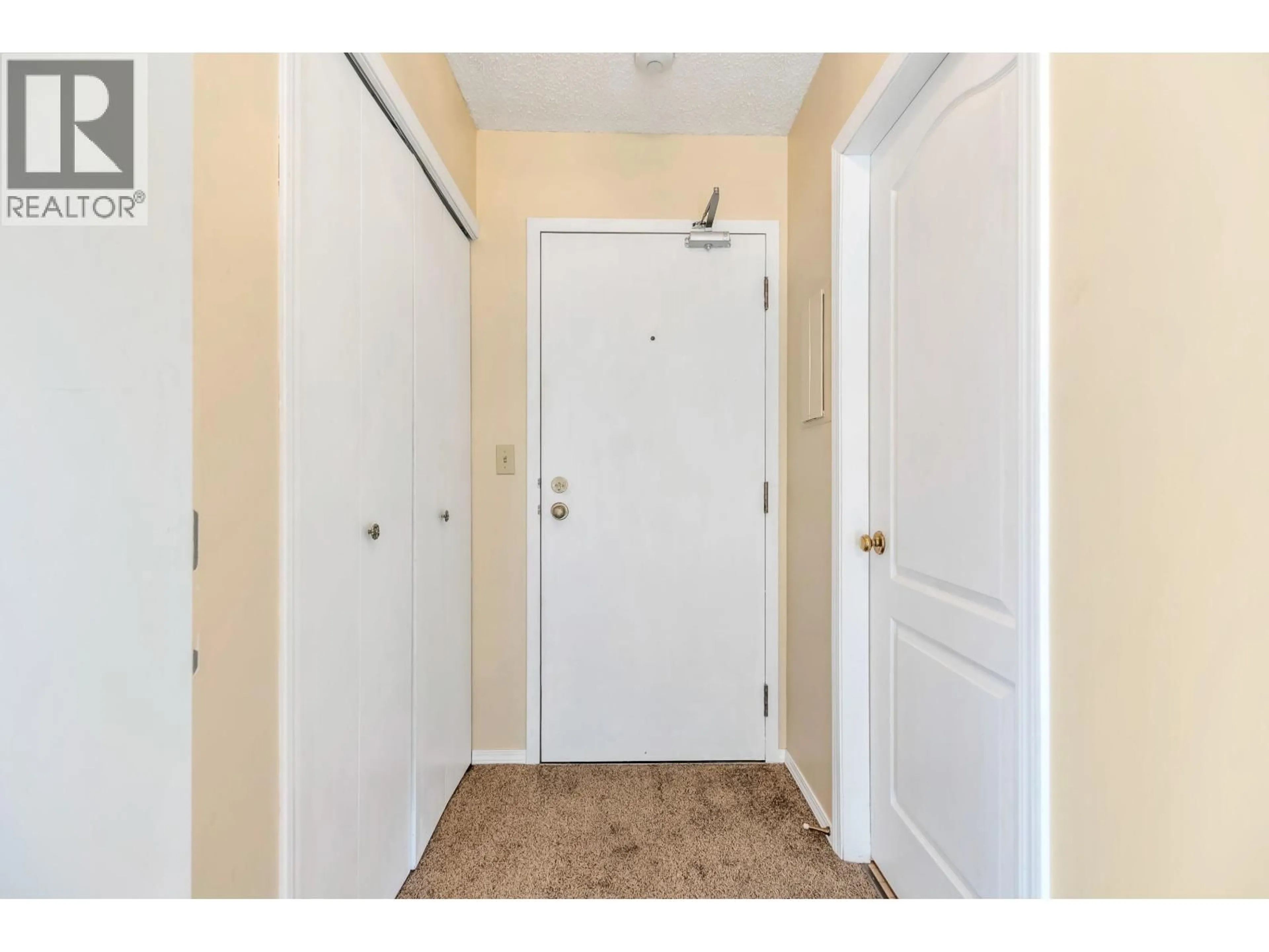 Indoor entryway for 212 - 535 BLUE MOUNTAIN STREET, Coquitlam British Columbia V3J4R2