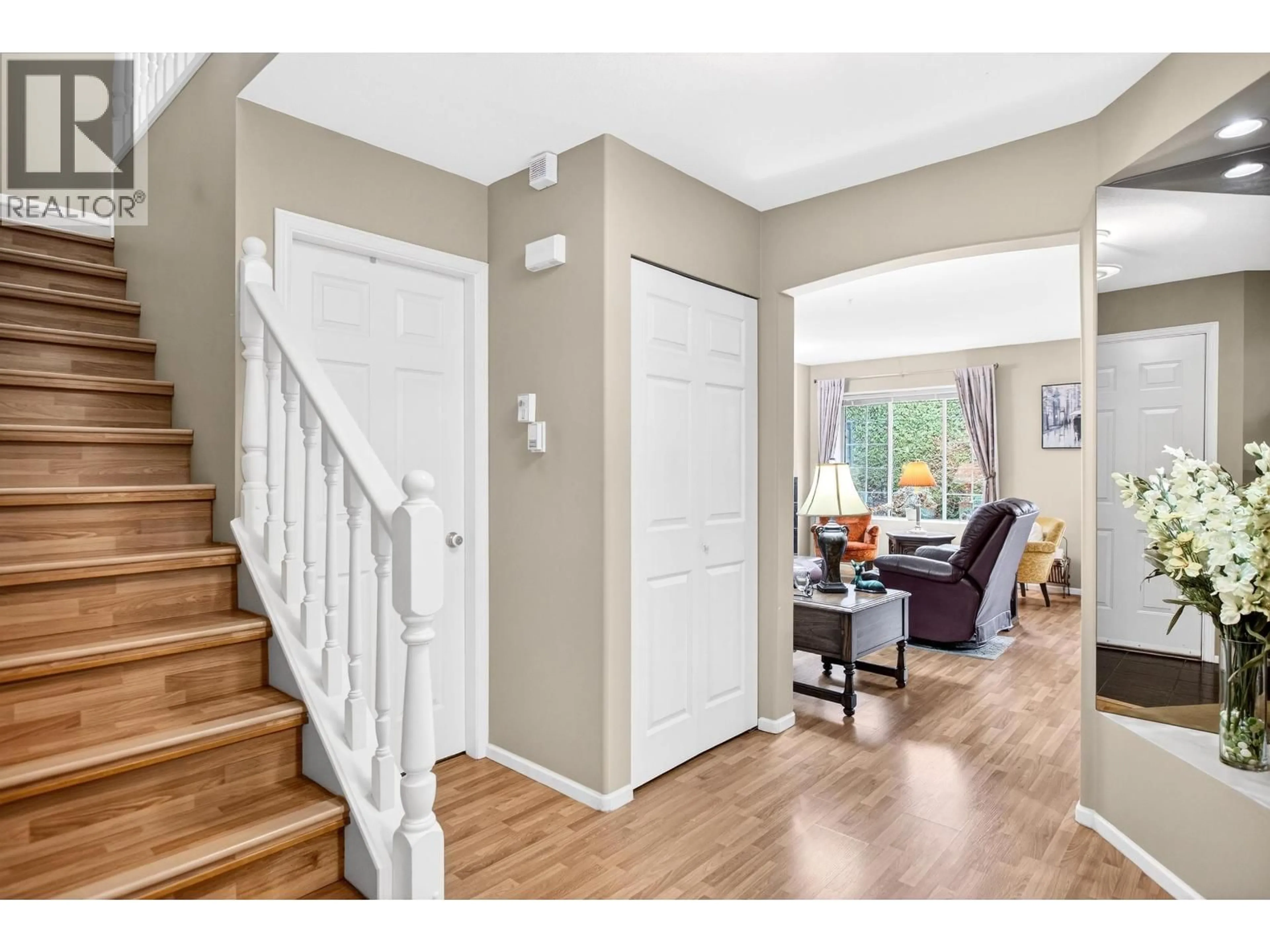 Indoor entryway for 22 - 12268 189A STREET, Pitt Meadows British Columbia V3Y2M7