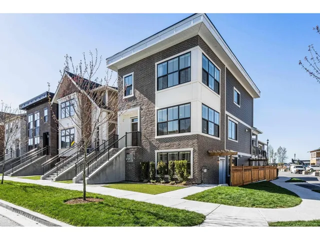 7103 COPPERWOOD STREET, Chilliwack
