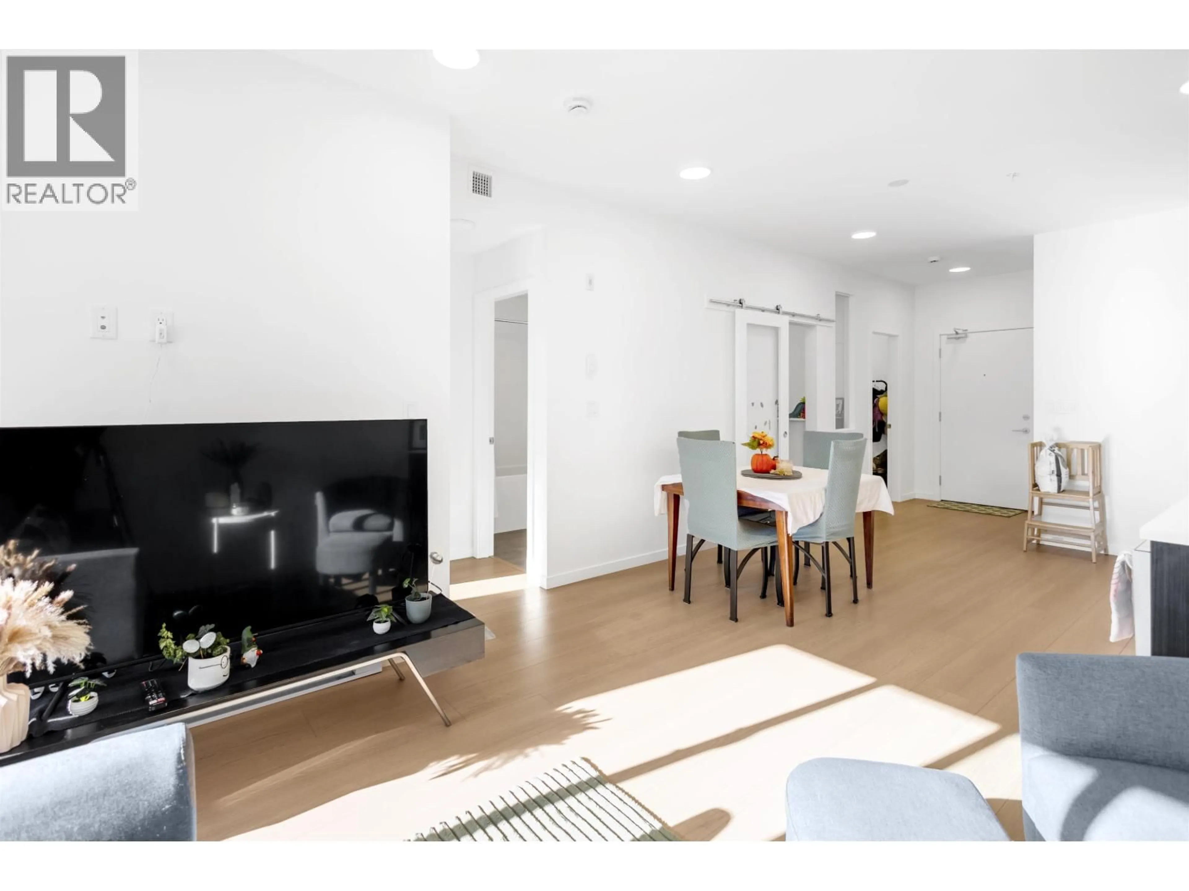 A pic of a room for 306 - 37994 2ND AVENUE, Squamish British Columbia V8B0C3