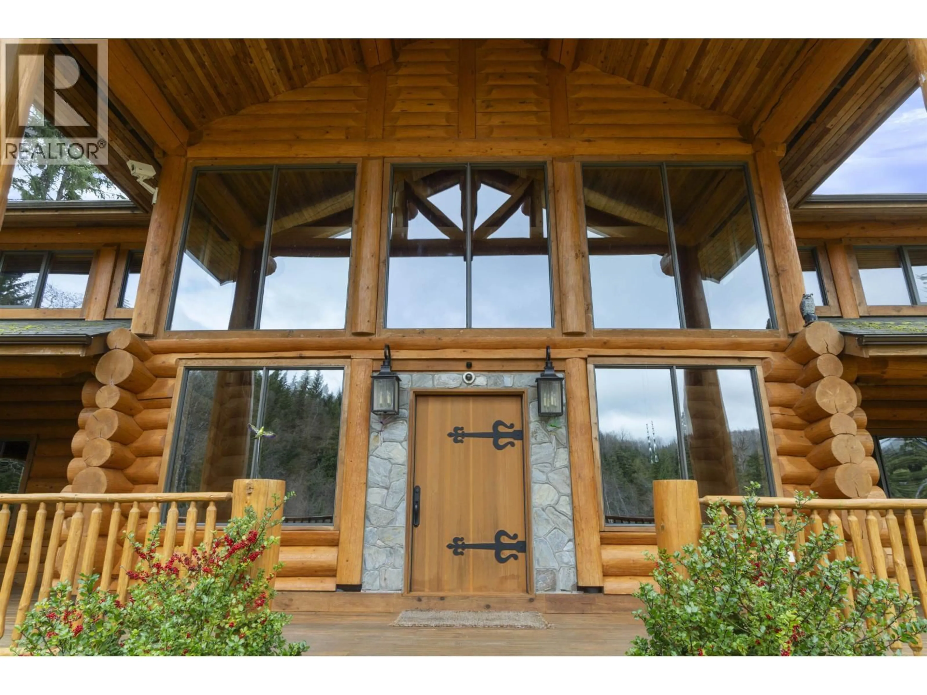 Indoor entryway for 151 PAT ROY ROAD, Terrace British Columbia V8G0C4