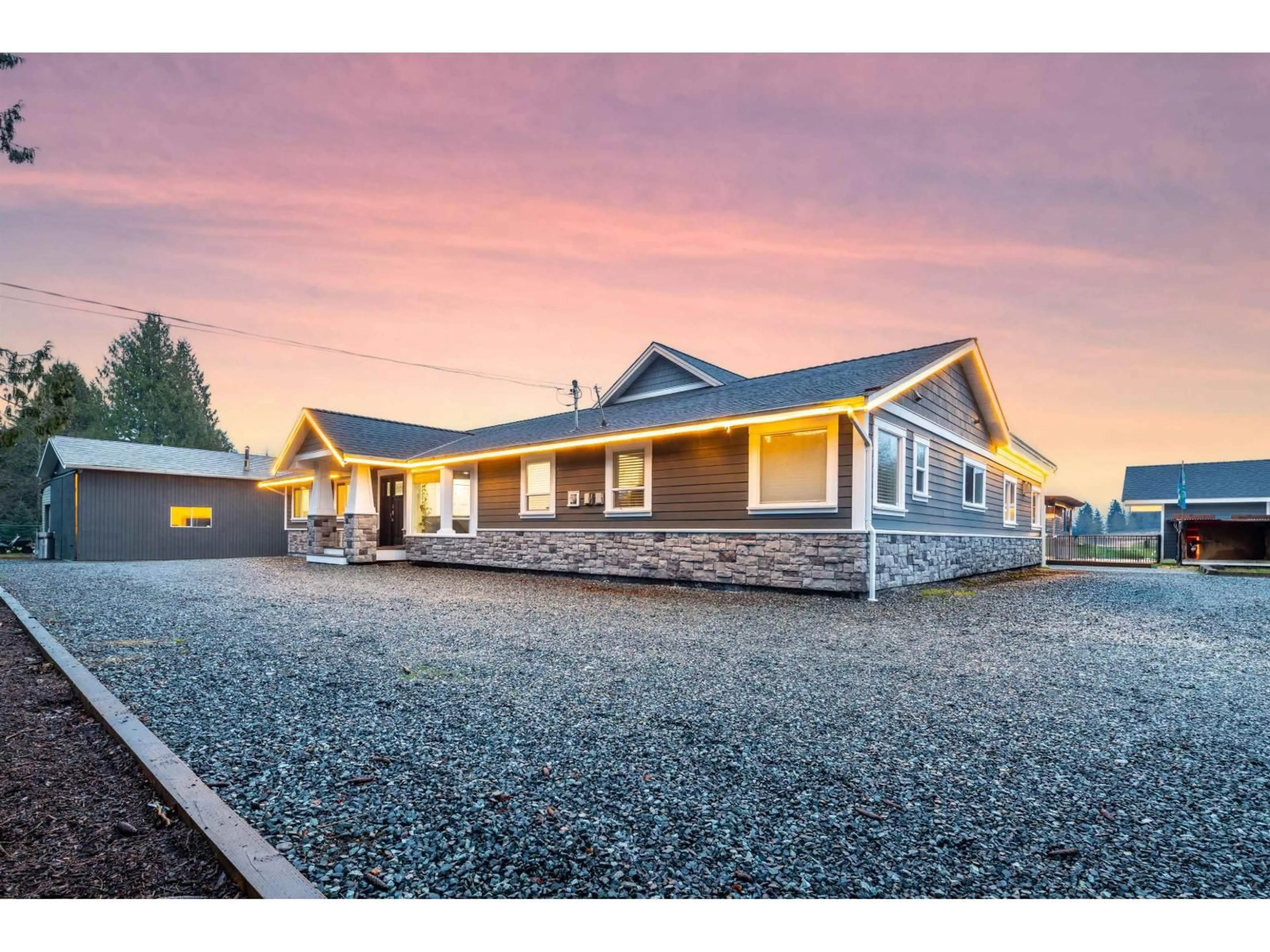 Home with vinyl exterior material, building for 21298 36 AVENUE, Langley British Columbia V3A8N6