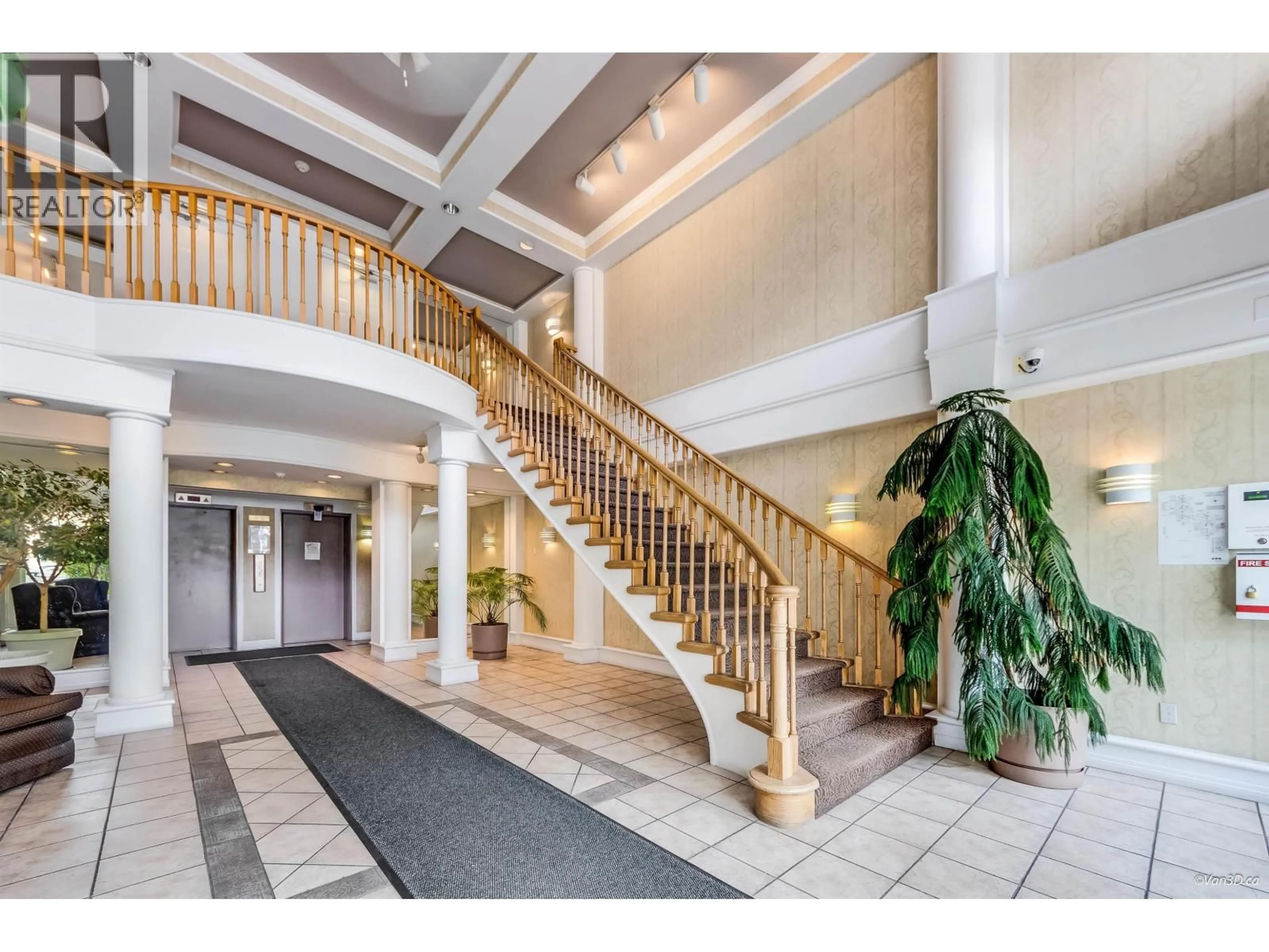 Indoor foyer for 1201 - 6631 MINORU BOULEVARD, Richmond British Columbia V6Y1Z1