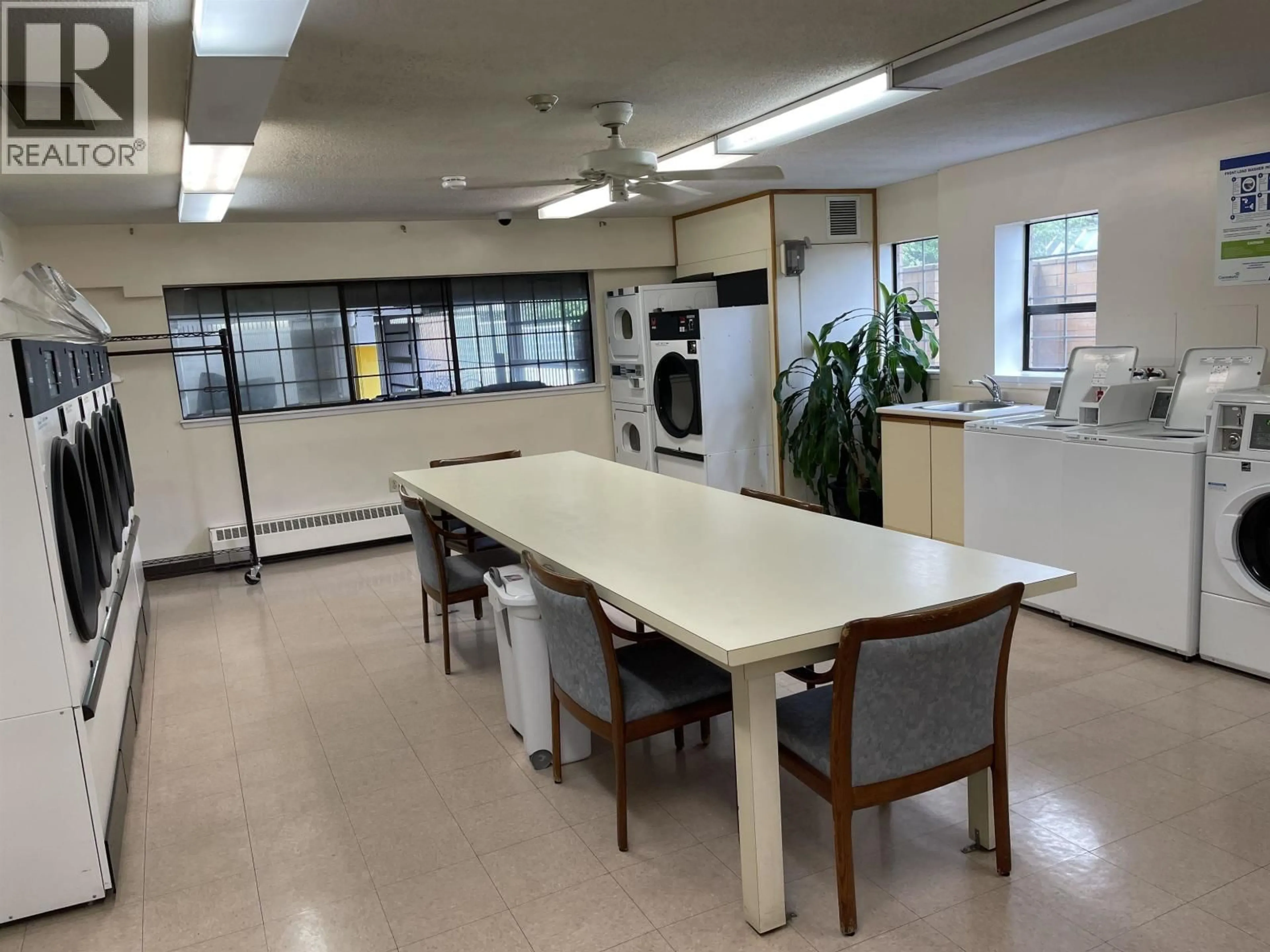 Kitchen with laundary machines, unknown for 1201 - 6631 MINORU BOULEVARD, Richmond British Columbia V6Y1Z1