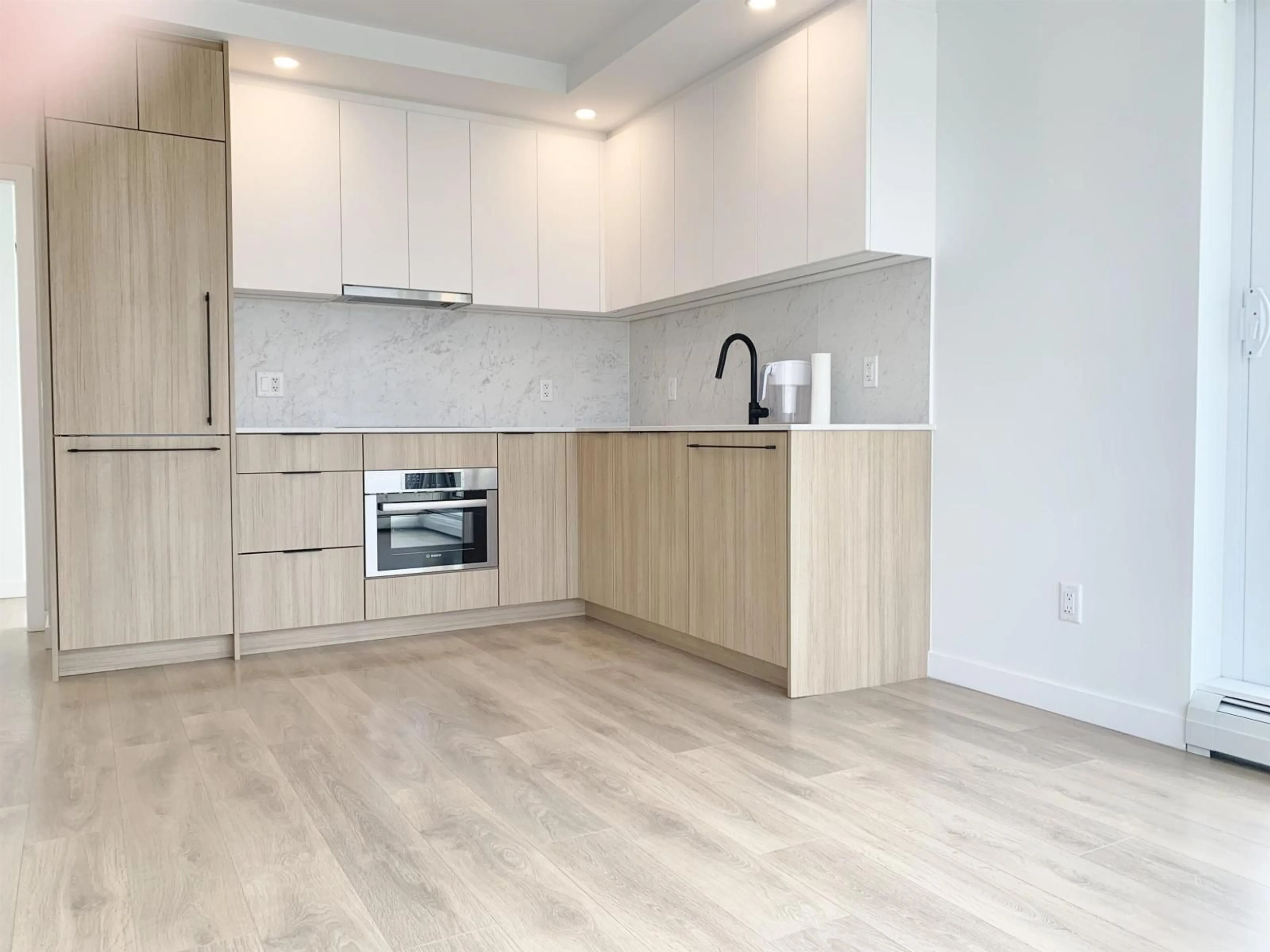 Unknown for 1511 - 13685 102 AVENUE, Surrey British Columbia V3T1N7