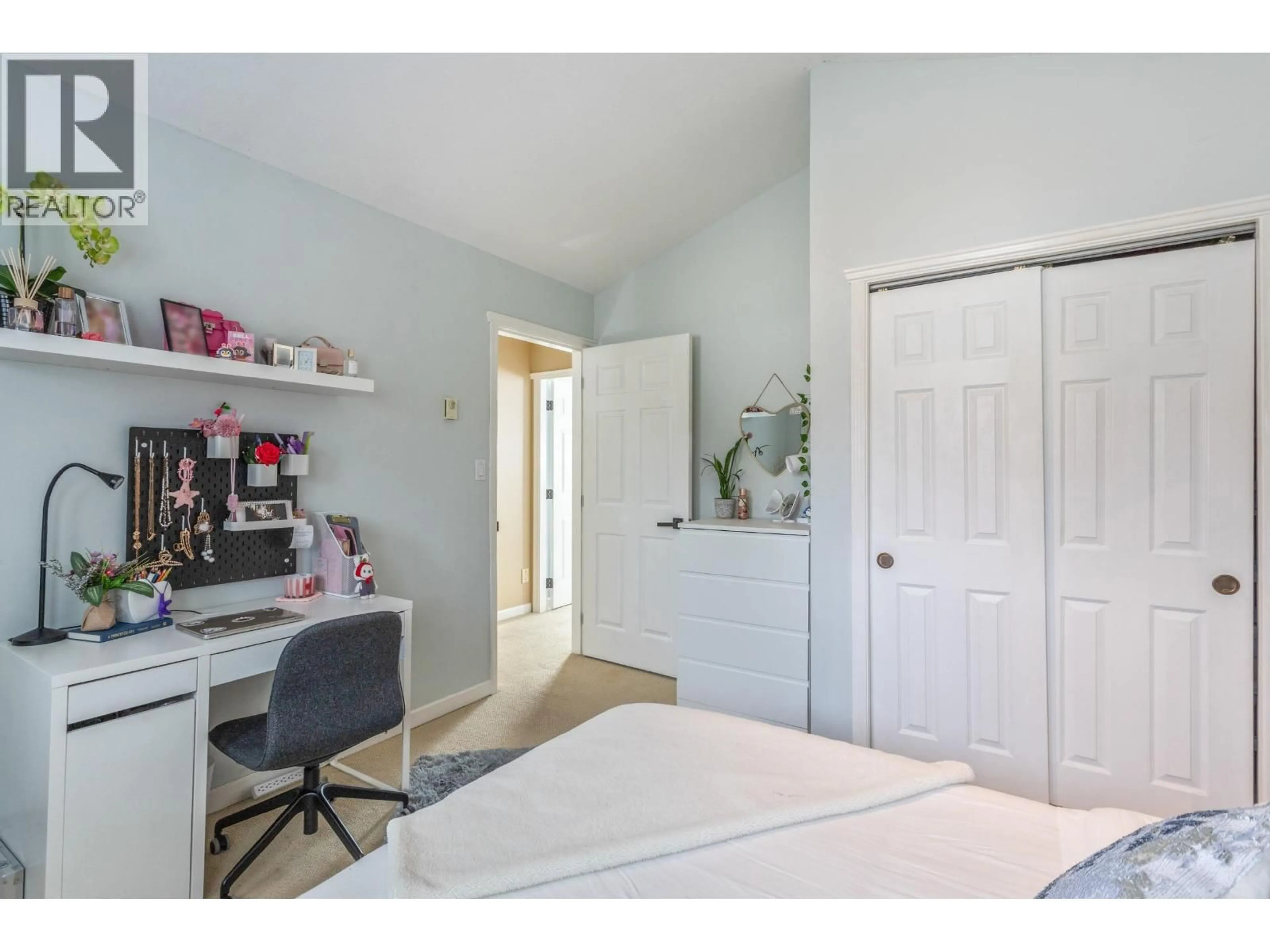 A pic of a room for 205 - 1518 BOWSER AVENUE, North Vancouver British Columbia V7P2Y3