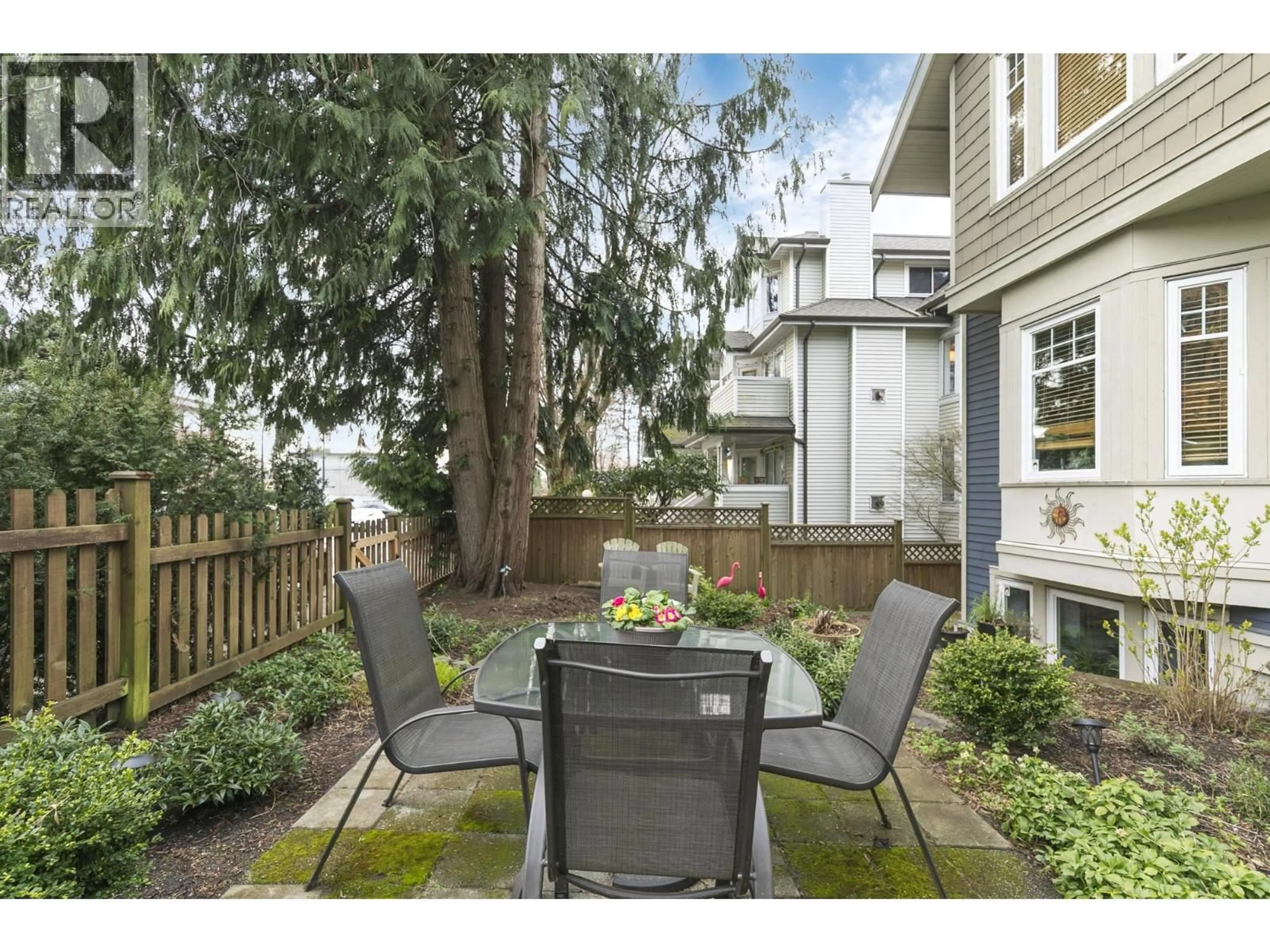 Patio, street for 1737 FRANCES STREET, Vancouver British Columbia V5L1Z5
