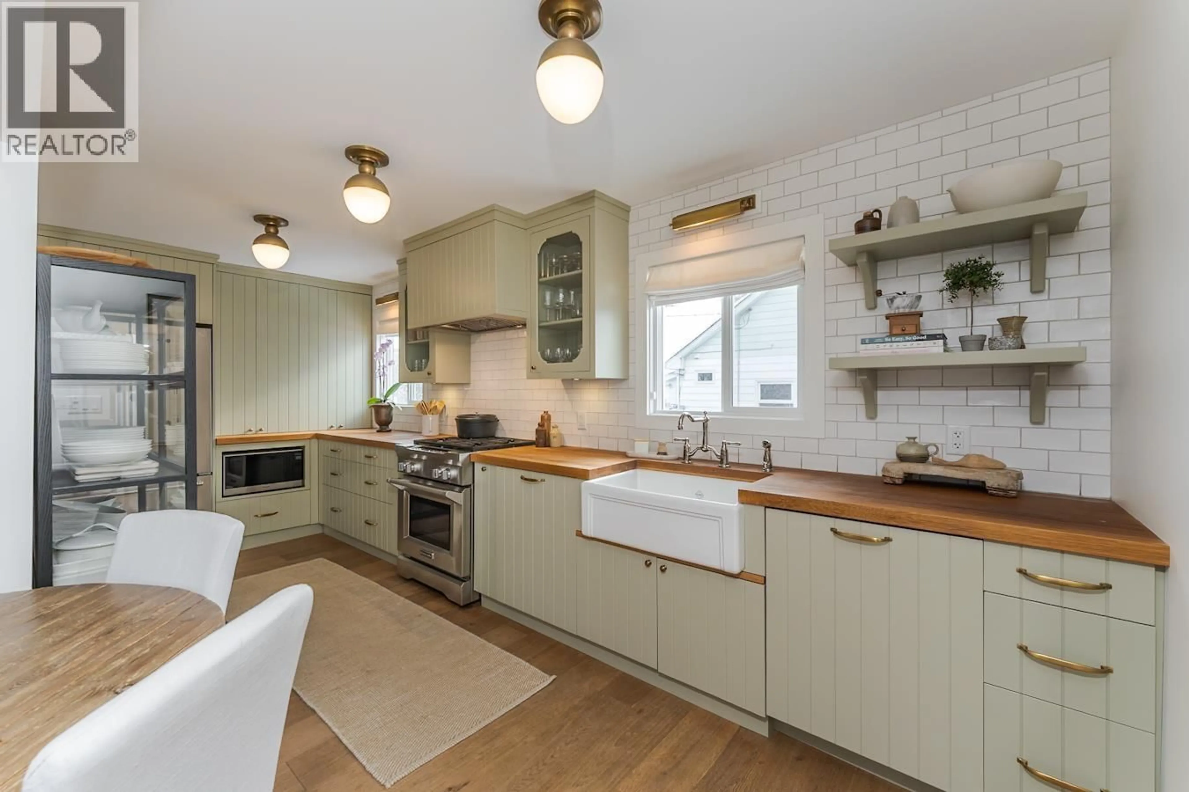 Open concept kitchen, ceramic/tile floor for 1150 BURDEN STREET, Prince George British Columbia V2M2J2