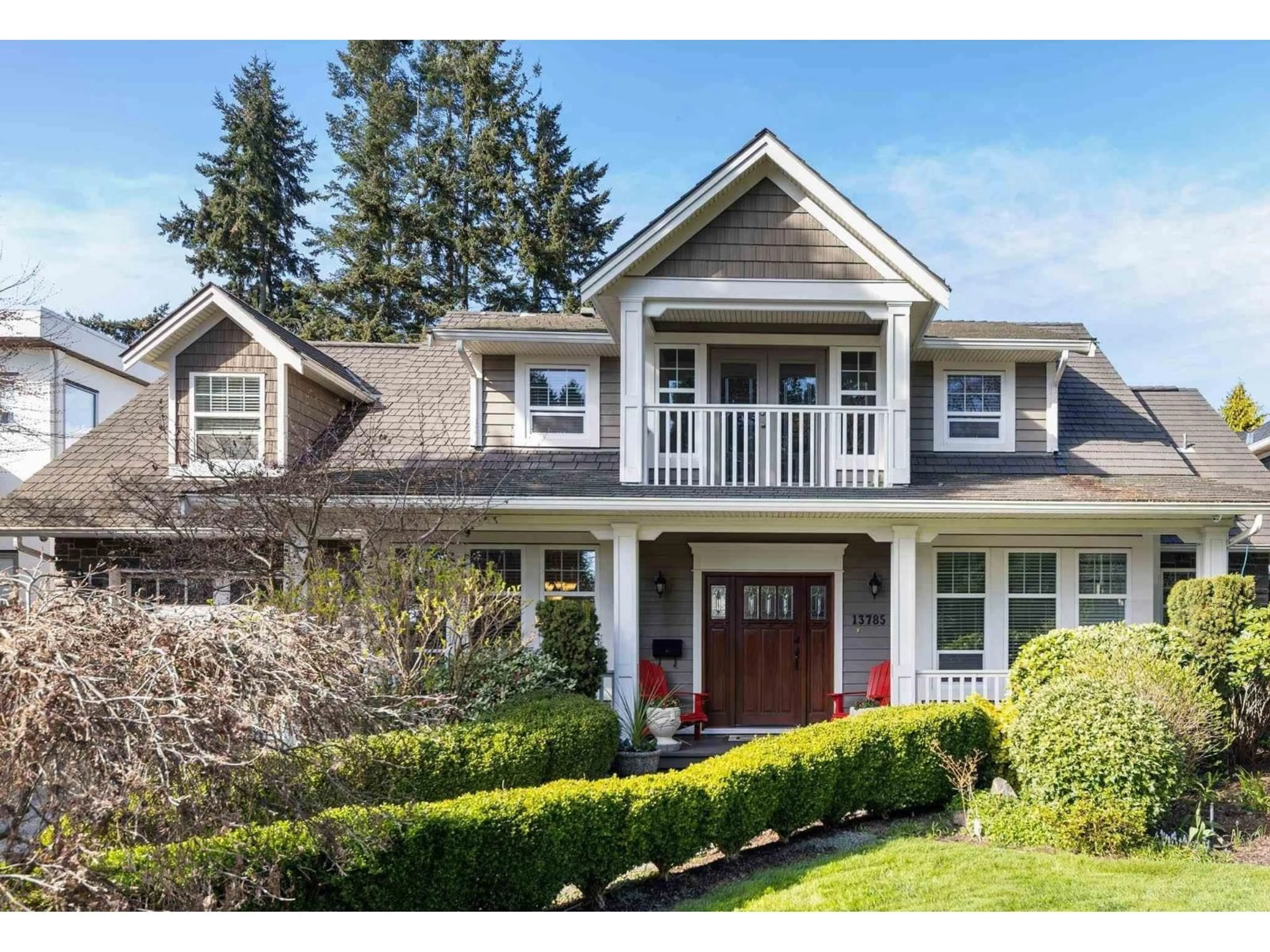 Home with vinyl exterior material, street for 13785 MARINE DRIVE, White Rock British Columbia V4B1A3