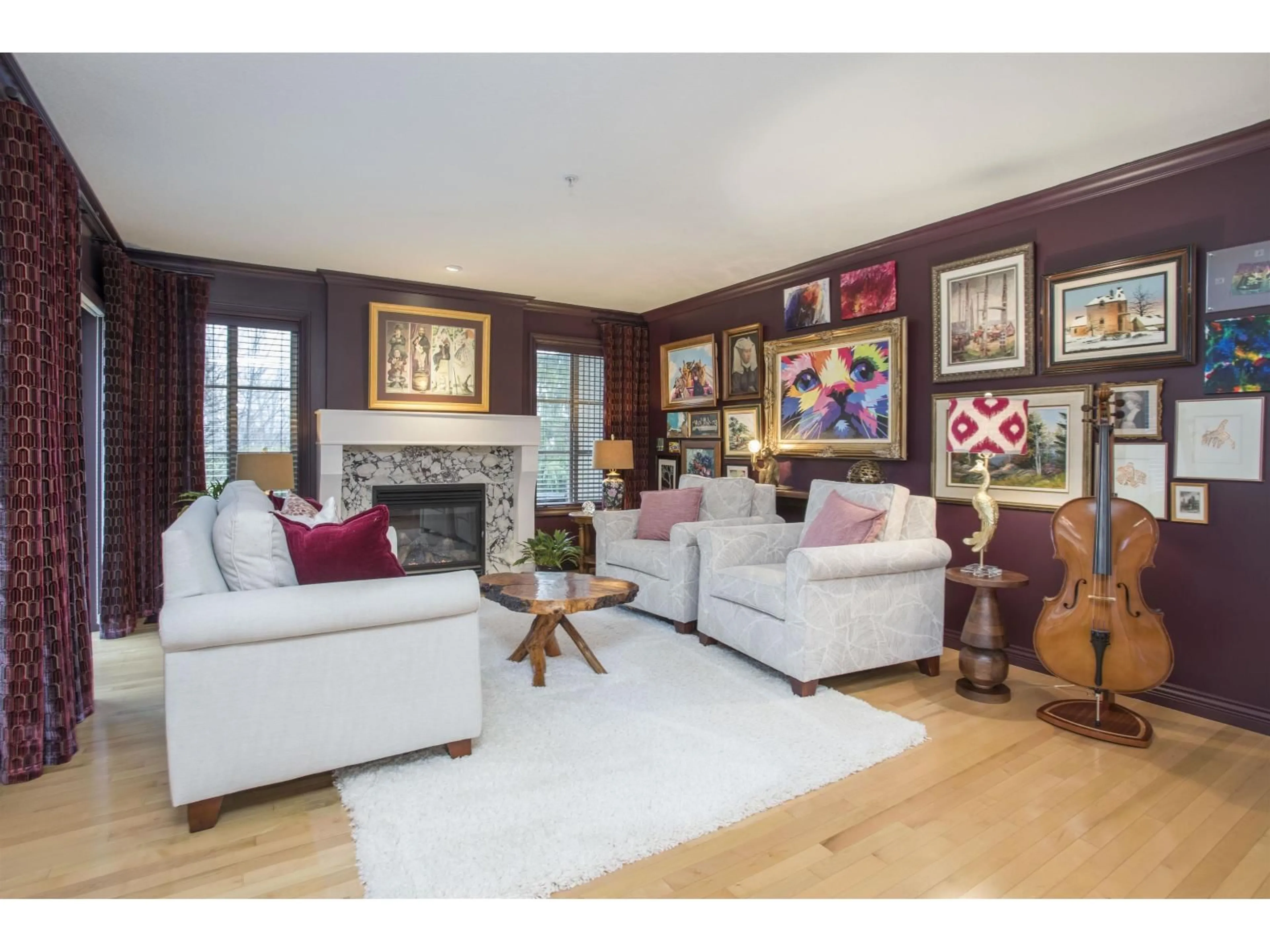 Living room with furniture, wood/laminate floor for 9 - 35931 EMPRESS DRIVE, Abbotsford British Columbia V3G2M8