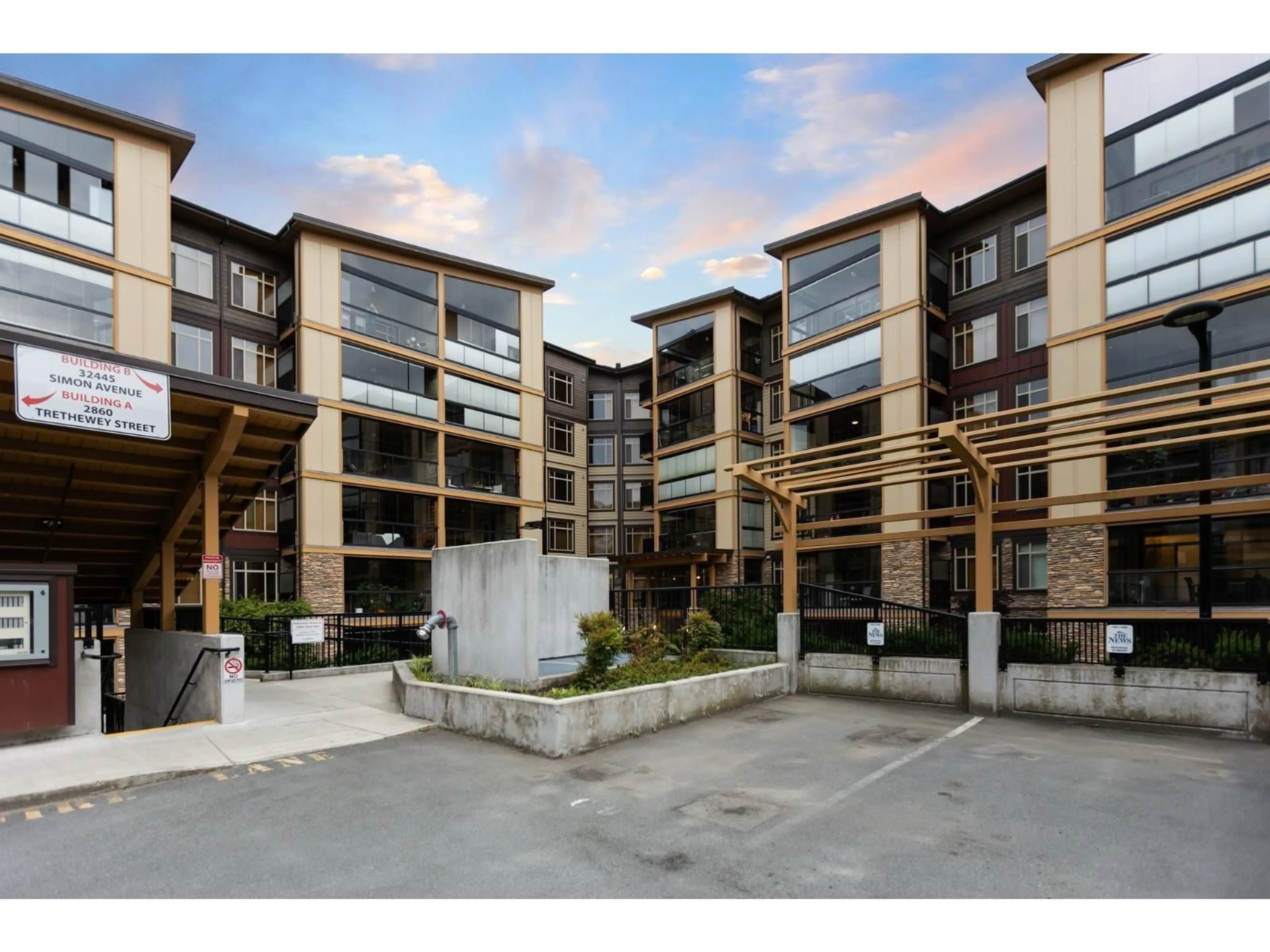 Patio, unknown for 108 - 32445 SIMON AVENUE, Abbotsford British Columbia V2T0G7