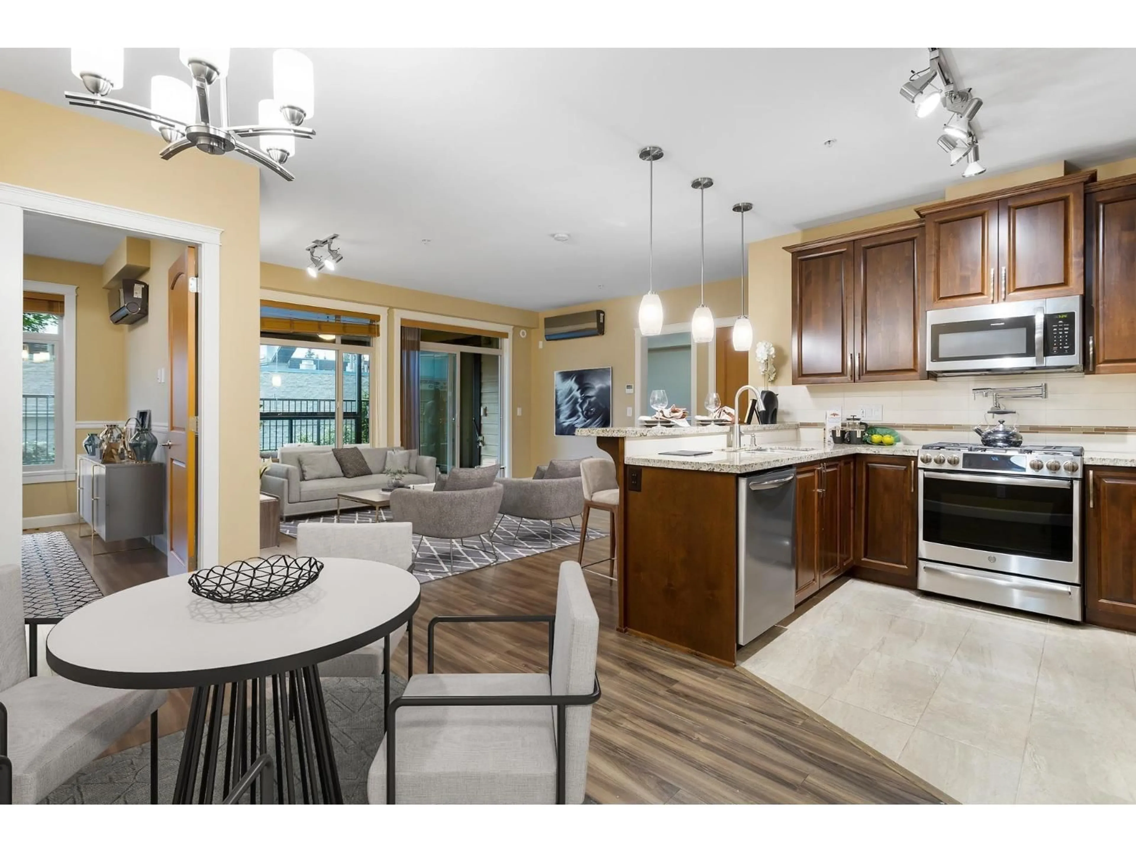 Open concept kitchen, unknown for 108 - 32445 SIMON AVENUE, Abbotsford British Columbia V2T0G7