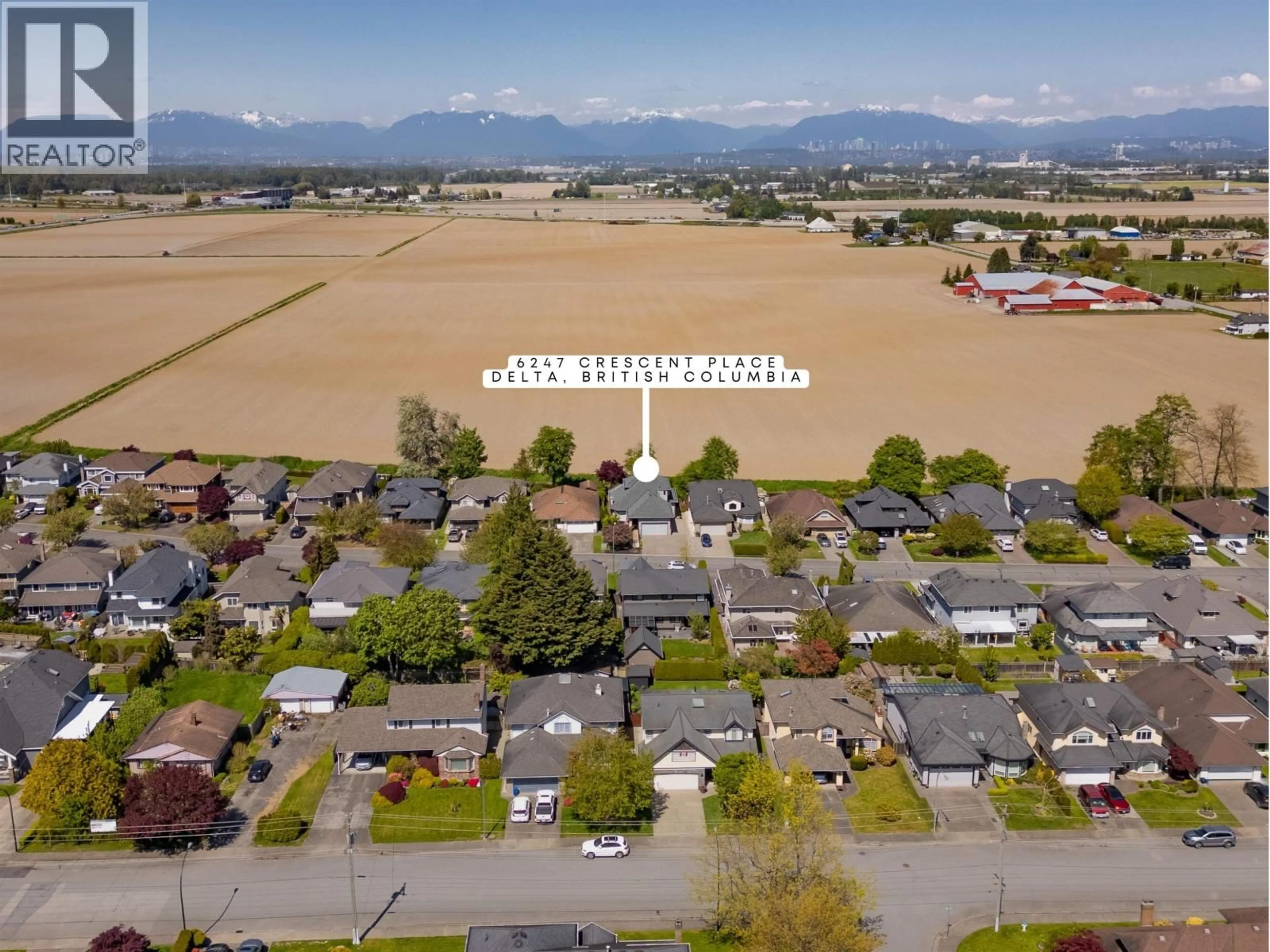 A pic from outside/outdoor area/front of a property/back of a property/a pic from drone, mountain view for 6247 CRESCENT PLACE, Delta British Columbia V3L4V9