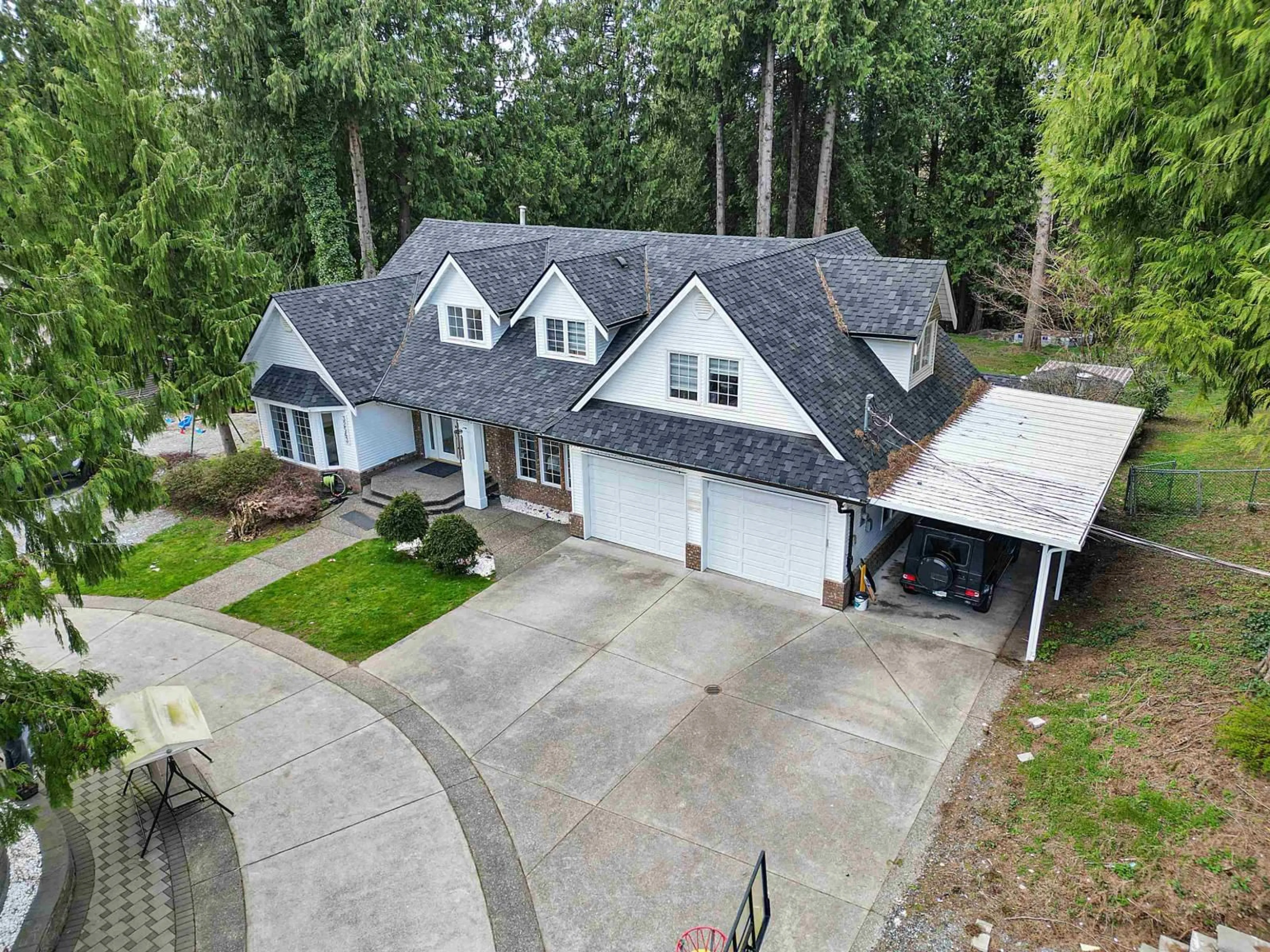 A pic from outside/outdoor area/front of a property/back of a property/a pic from drone, unknown for 32563 VERDON WAY, Abbotsford British Columbia V2T7Y3