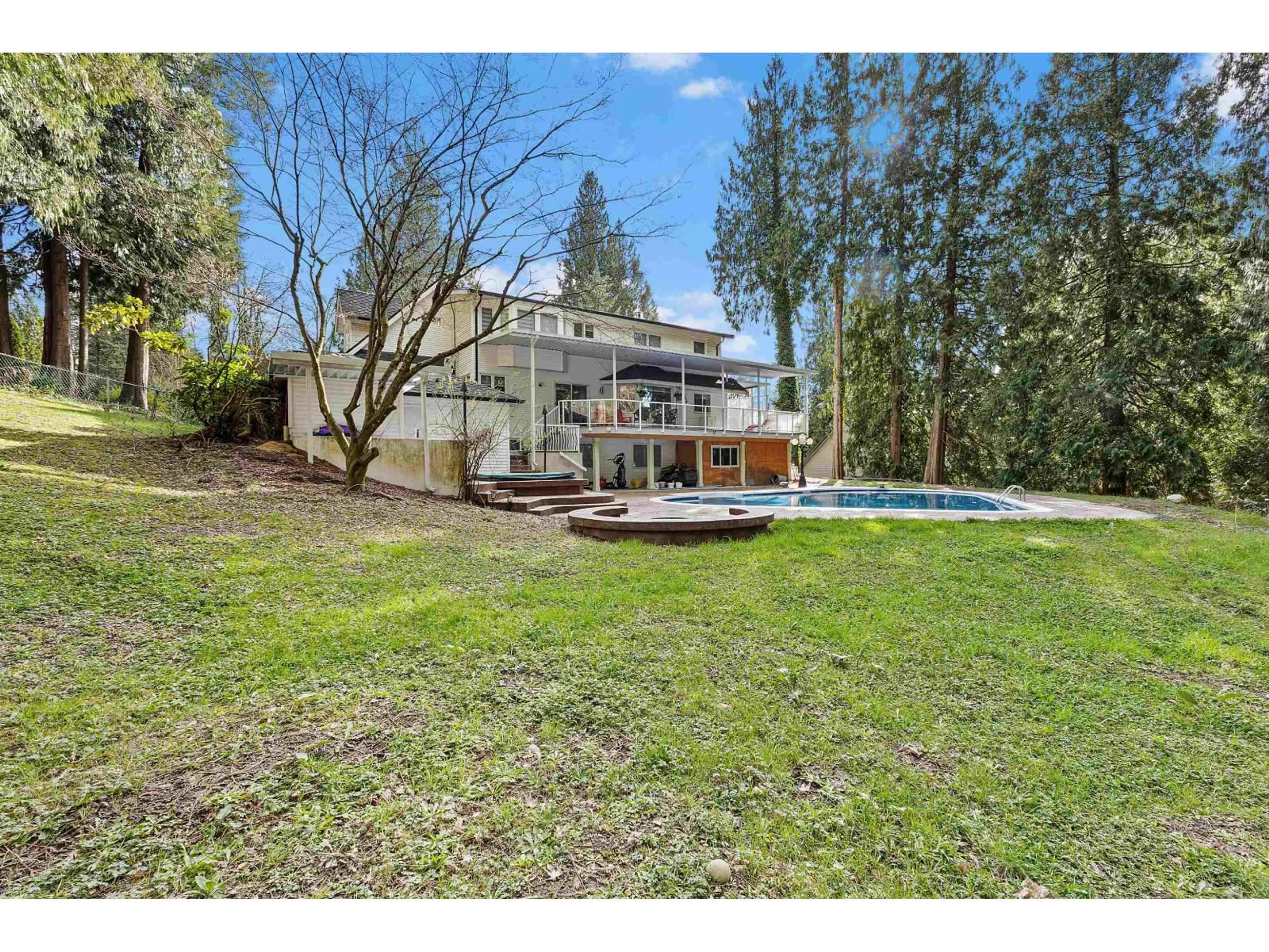 A pic from outside/outdoor area/front of a property/back of a property/a pic from drone, water/lake/river/ocean view for 32563 VERDON WAY, Abbotsford British Columbia V2T7Y3