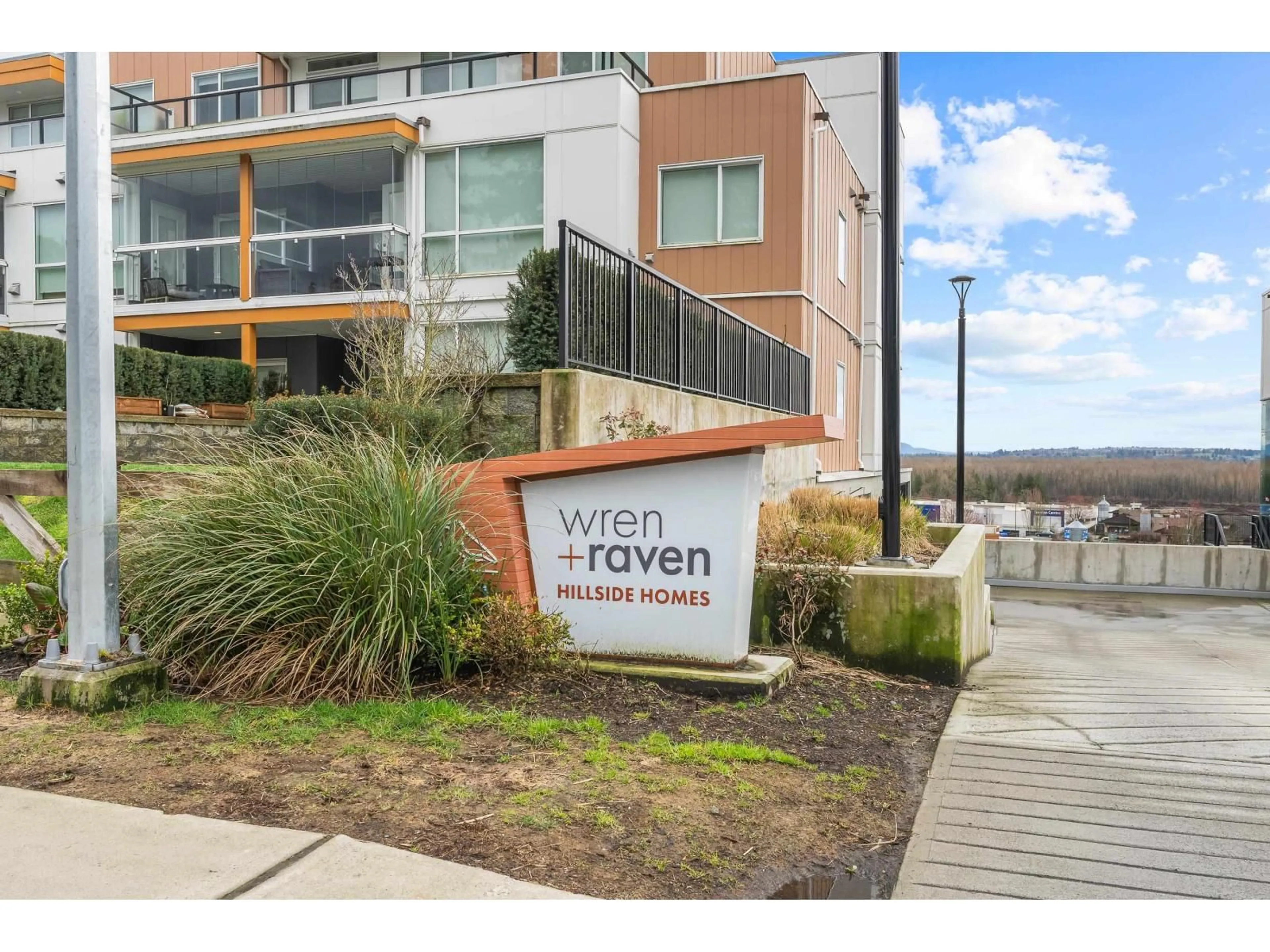 Indoor foyer for 103 - 31900 RAVEN AVENUE, Mission British Columbia V2V0H5