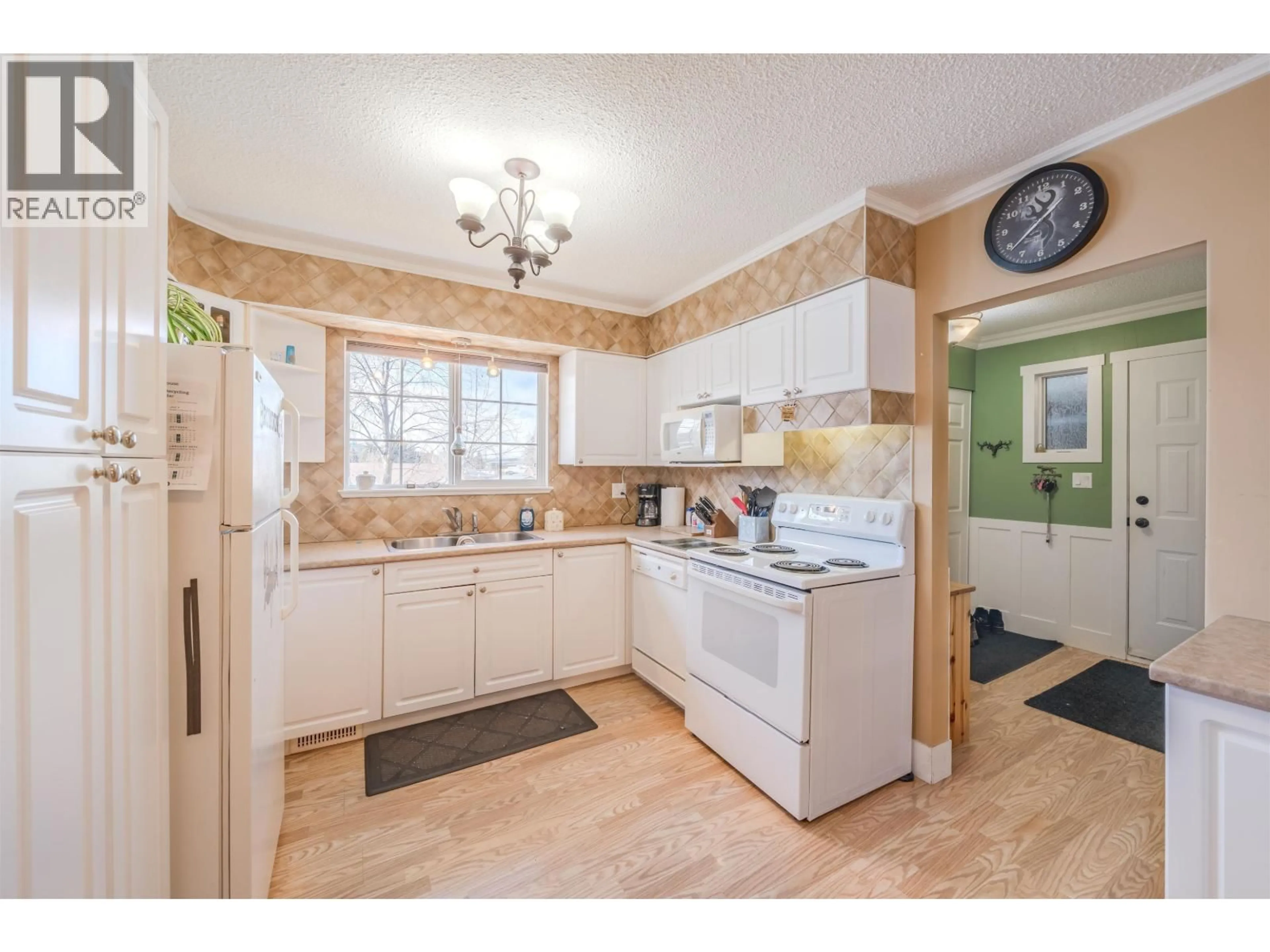 Standard kitchen, unknown for 236 BLACKSTOCK ROAD, 100 Mile House British Columbia V0K2E1