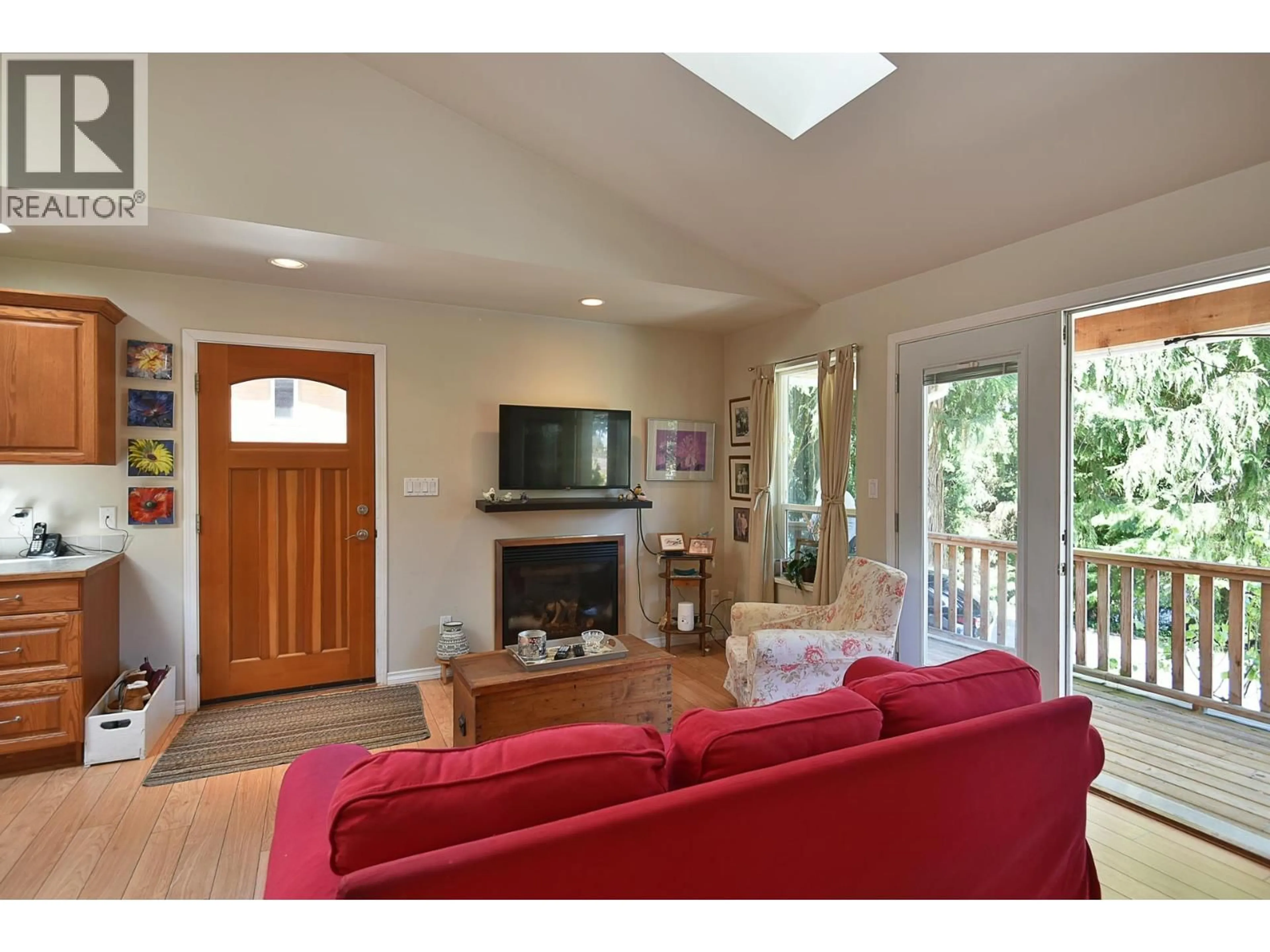 Living room with furniture, unknown for 5689 SALMON DRIVE, Sechelt British Columbia V0N3A0