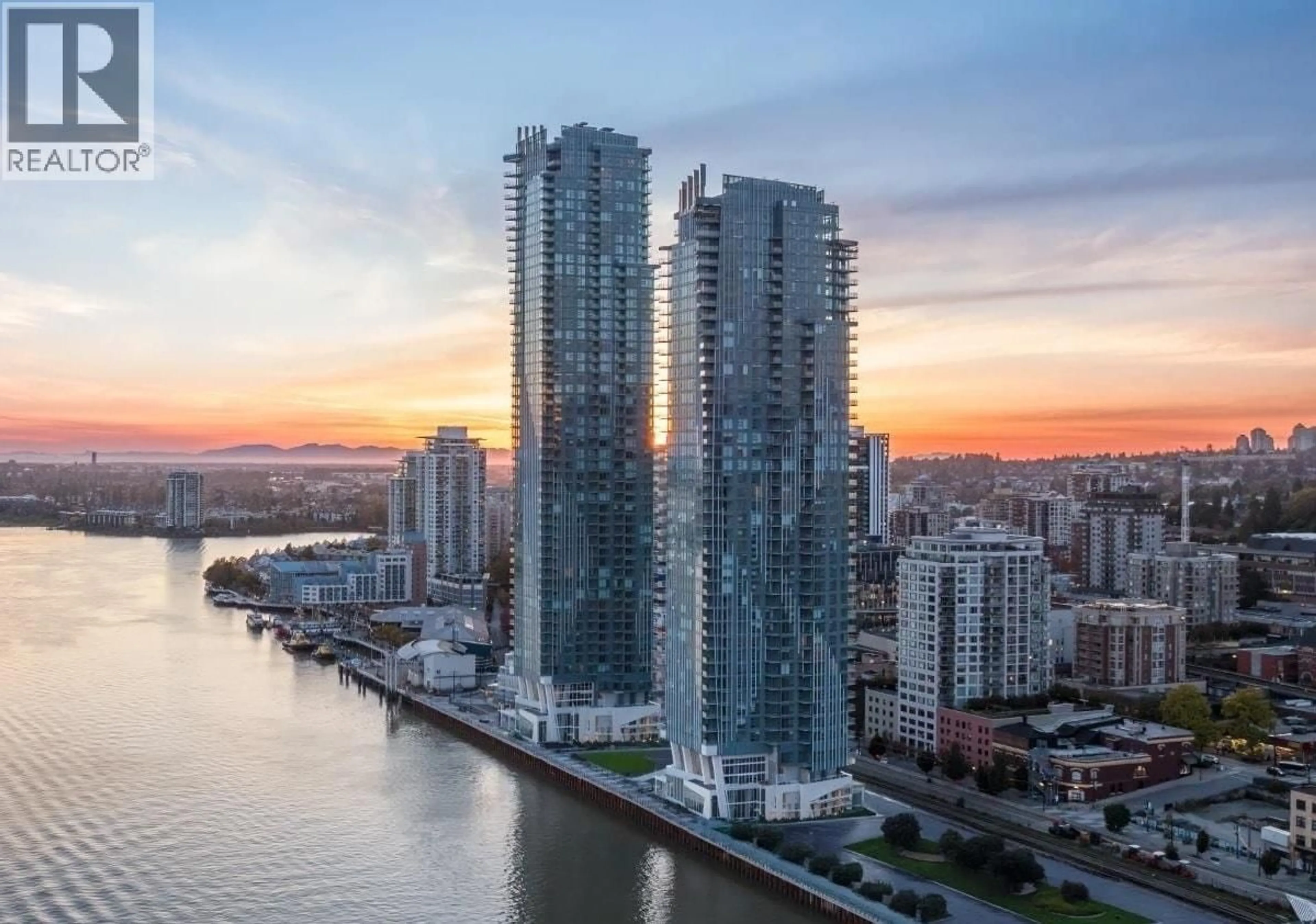 A pic from outside/outdoor area/front of a property/back of a property/a pic from drone, water/lake/river/ocean view for 802 - 660 QUAYSIDE DRIVE, New Westminster British Columbia V3M0P1