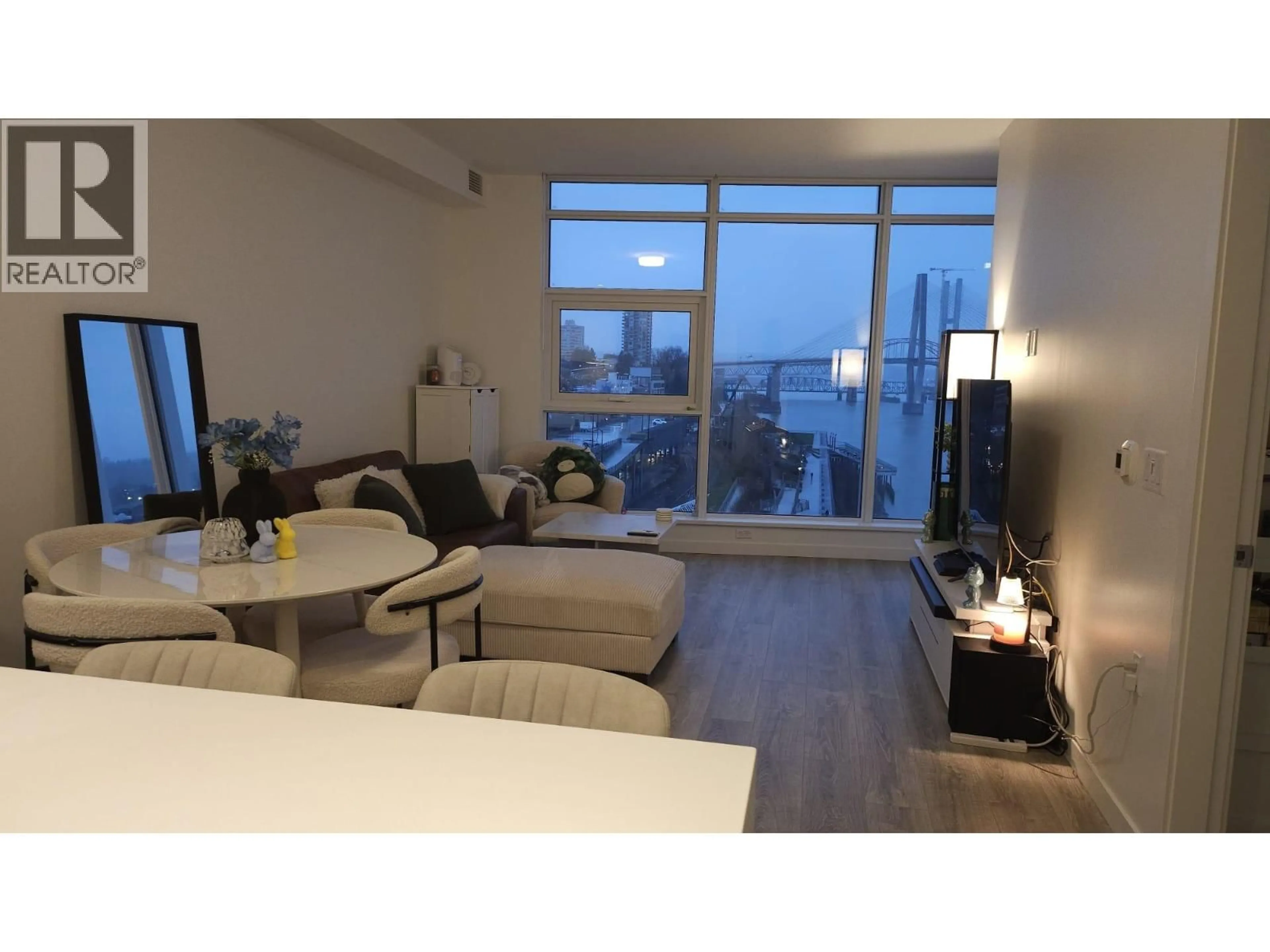 Living room with furniture, unknown for 802 - 660 QUAYSIDE DRIVE, New Westminster British Columbia V3M0P1