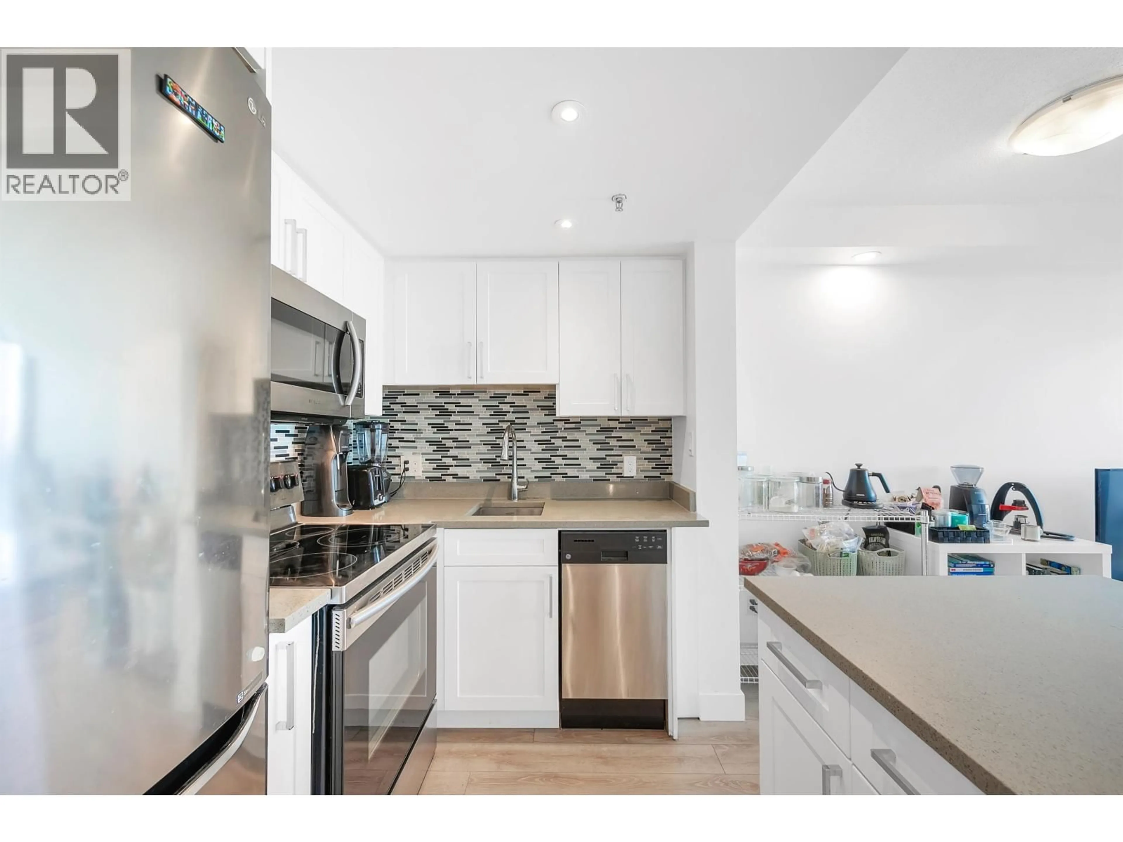 Open concept kitchen, unknown for 2404 - 1188 HOWE STREET, Vancouver British Columbia V6Z2S8