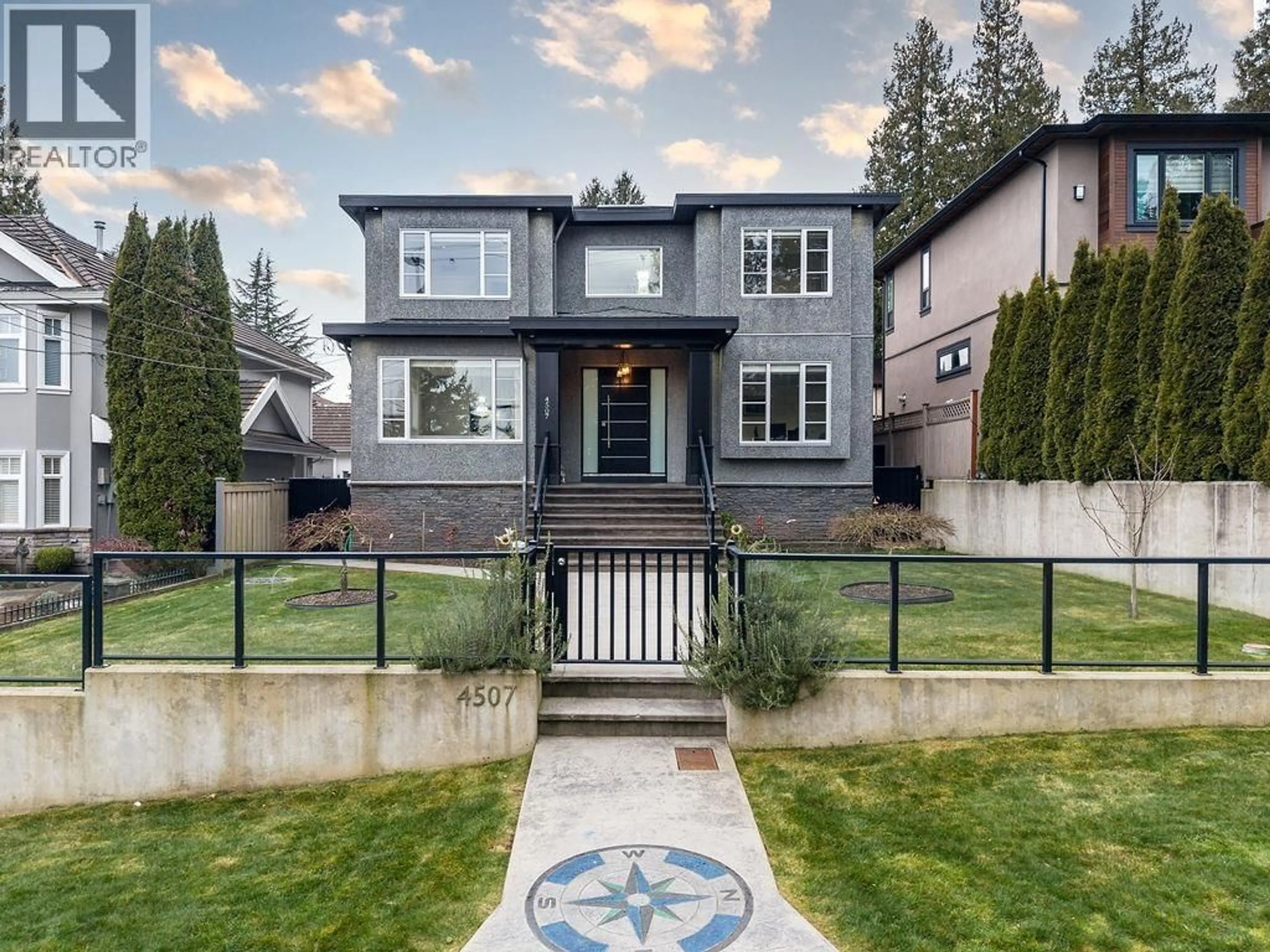 Unknown for 4507 PERCIVAL AVENUE, Burnaby British Columbia V5G3S4