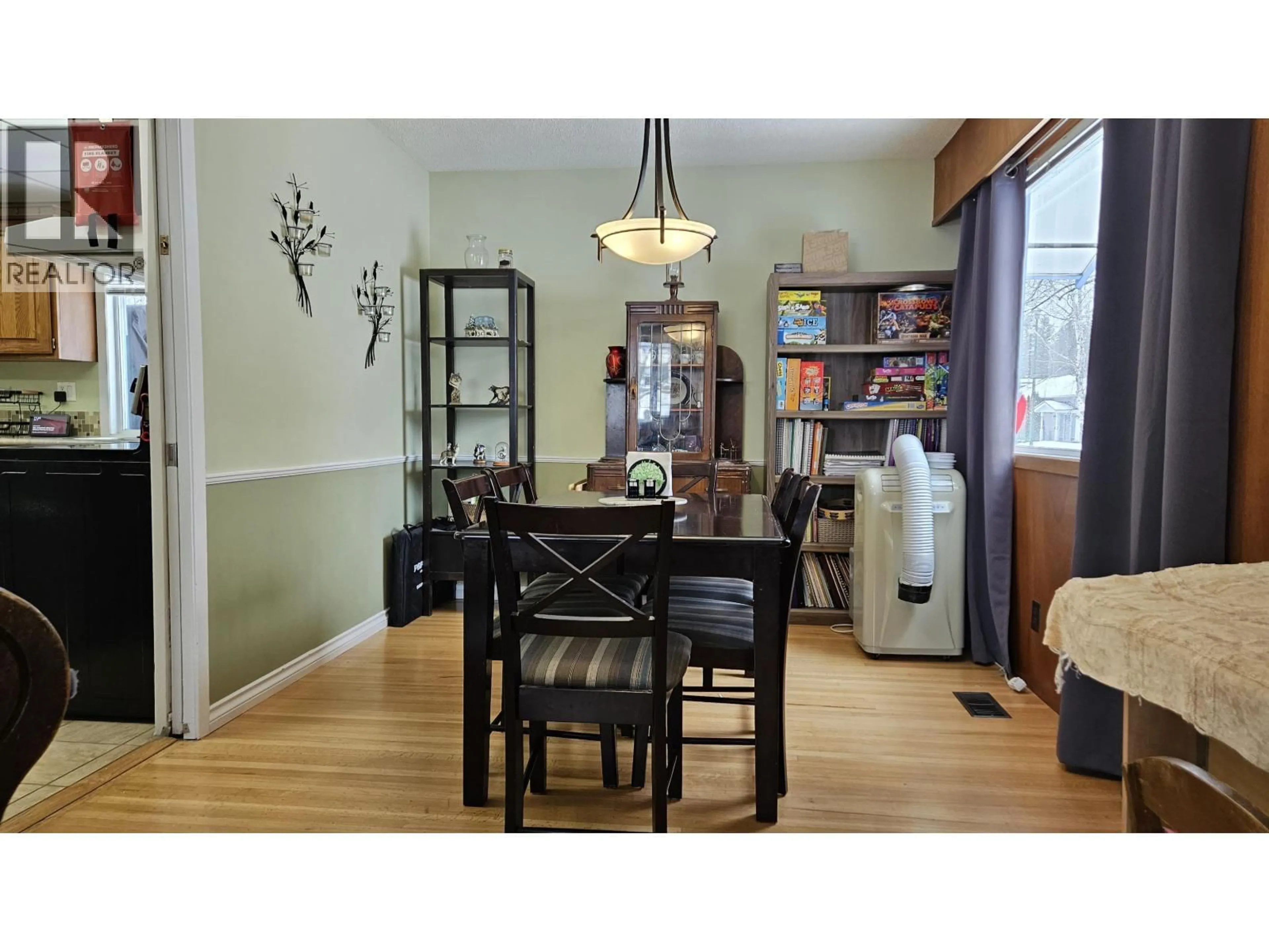 Dining room, wood/laminate floor for 1787 HARPER DRIVE, Prince George British Columbia V2M2Y9