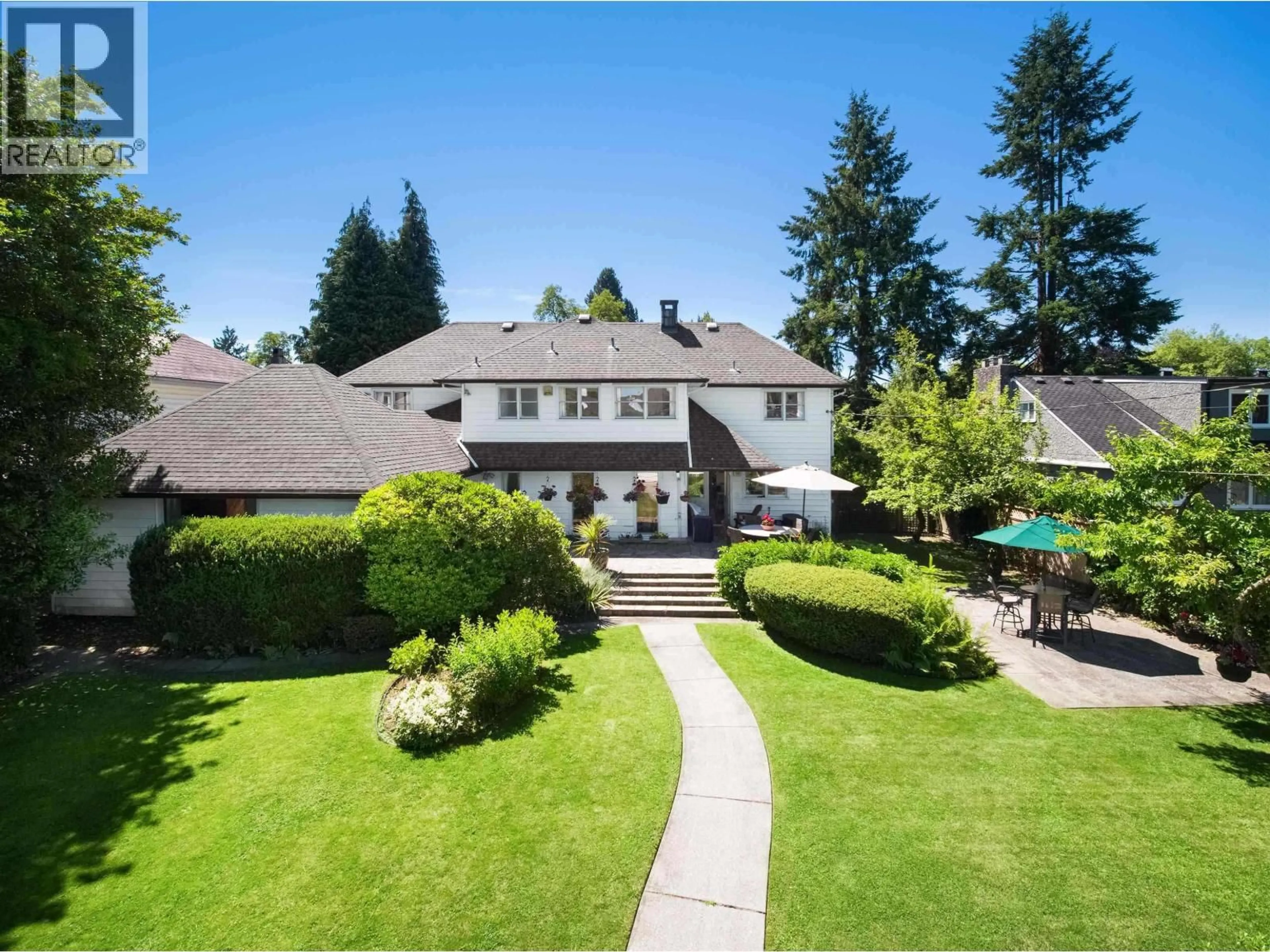 A pic from outside/outdoor area/front of a property/back of a property/a pic from drone, street for 1655 41ST AVENUE, Vancouver British Columbia V6M1X9