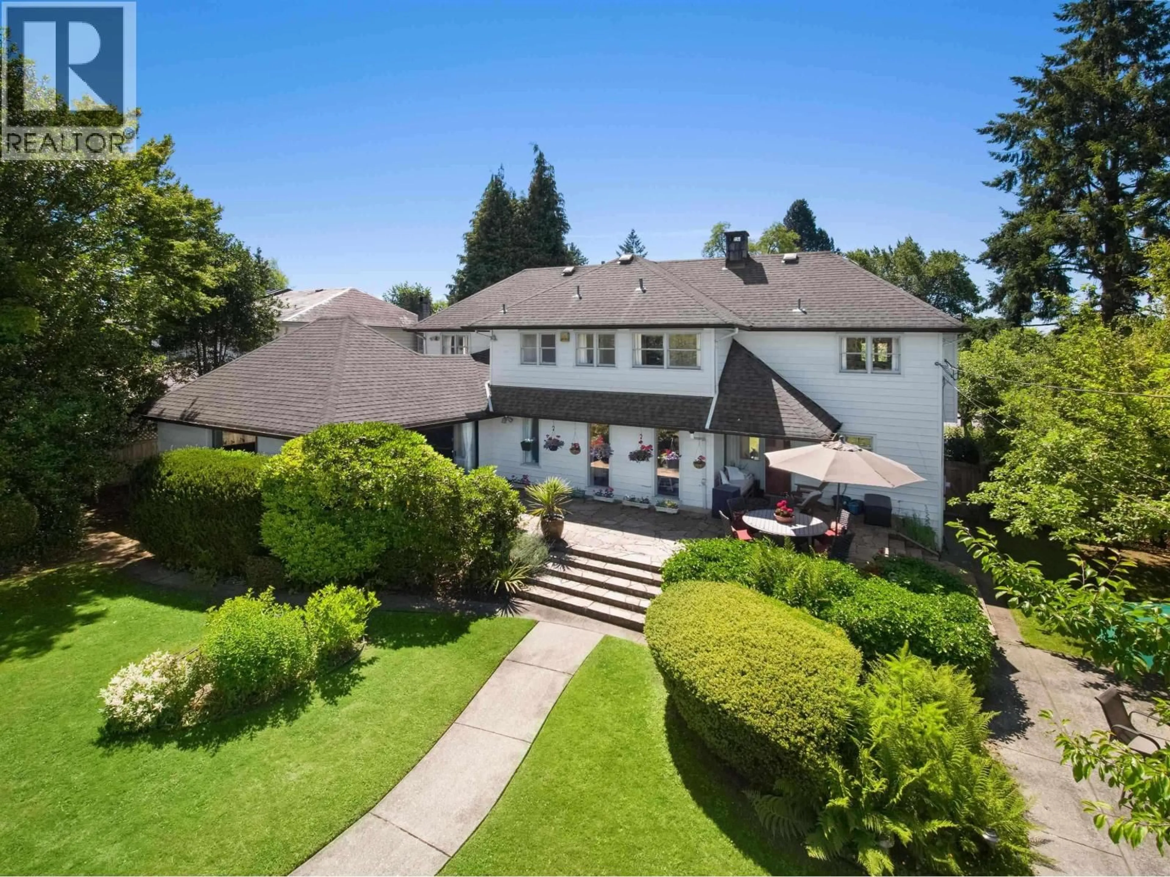 A pic from outside/outdoor area/front of a property/back of a property/a pic from drone, unknown for 1655 41ST AVENUE, Vancouver British Columbia V6M1X9