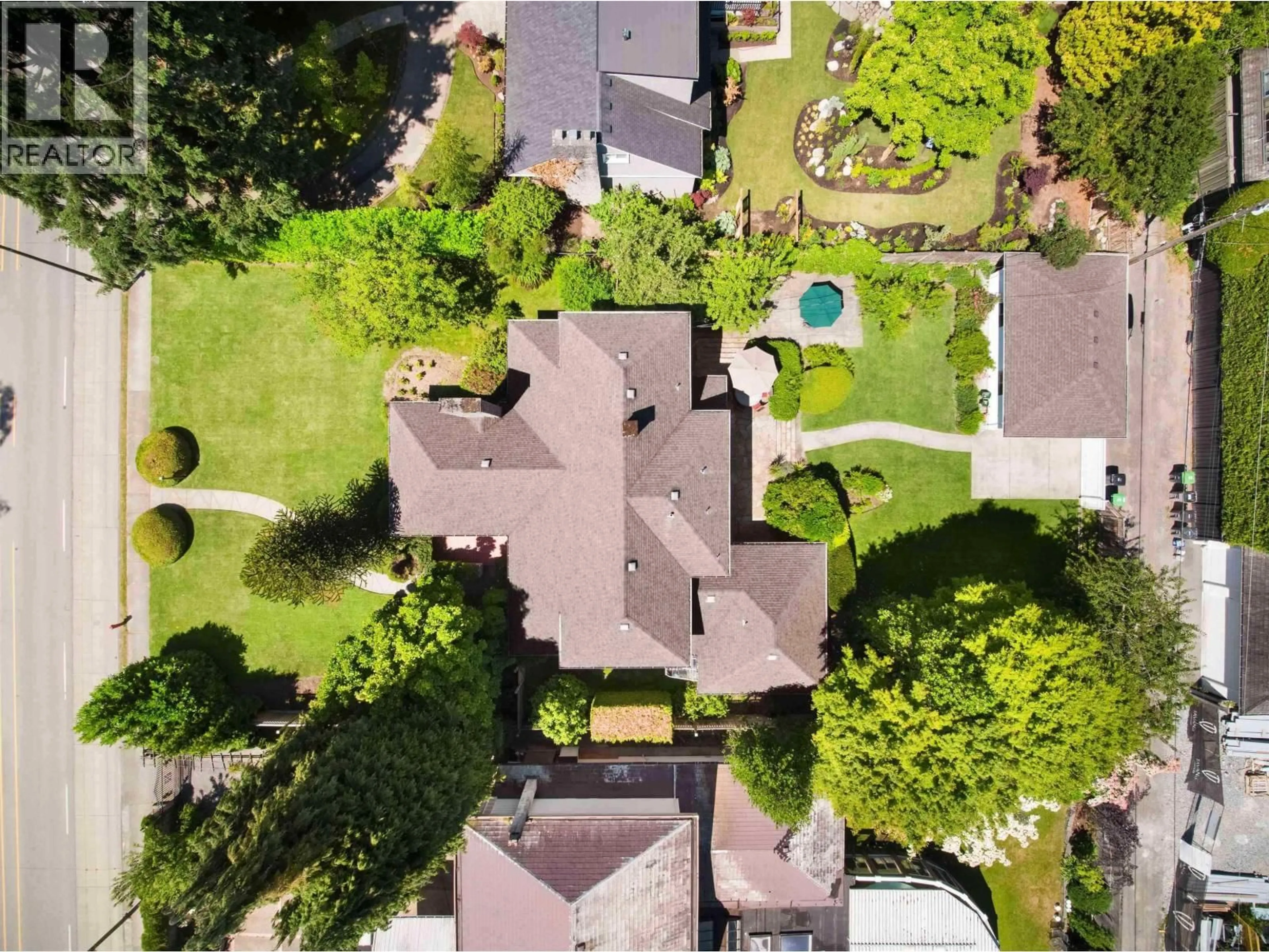 A pic from outside/outdoor area/front of a property/back of a property/a pic from drone, street for 1655 41ST AVENUE, Vancouver British Columbia V6M1X9