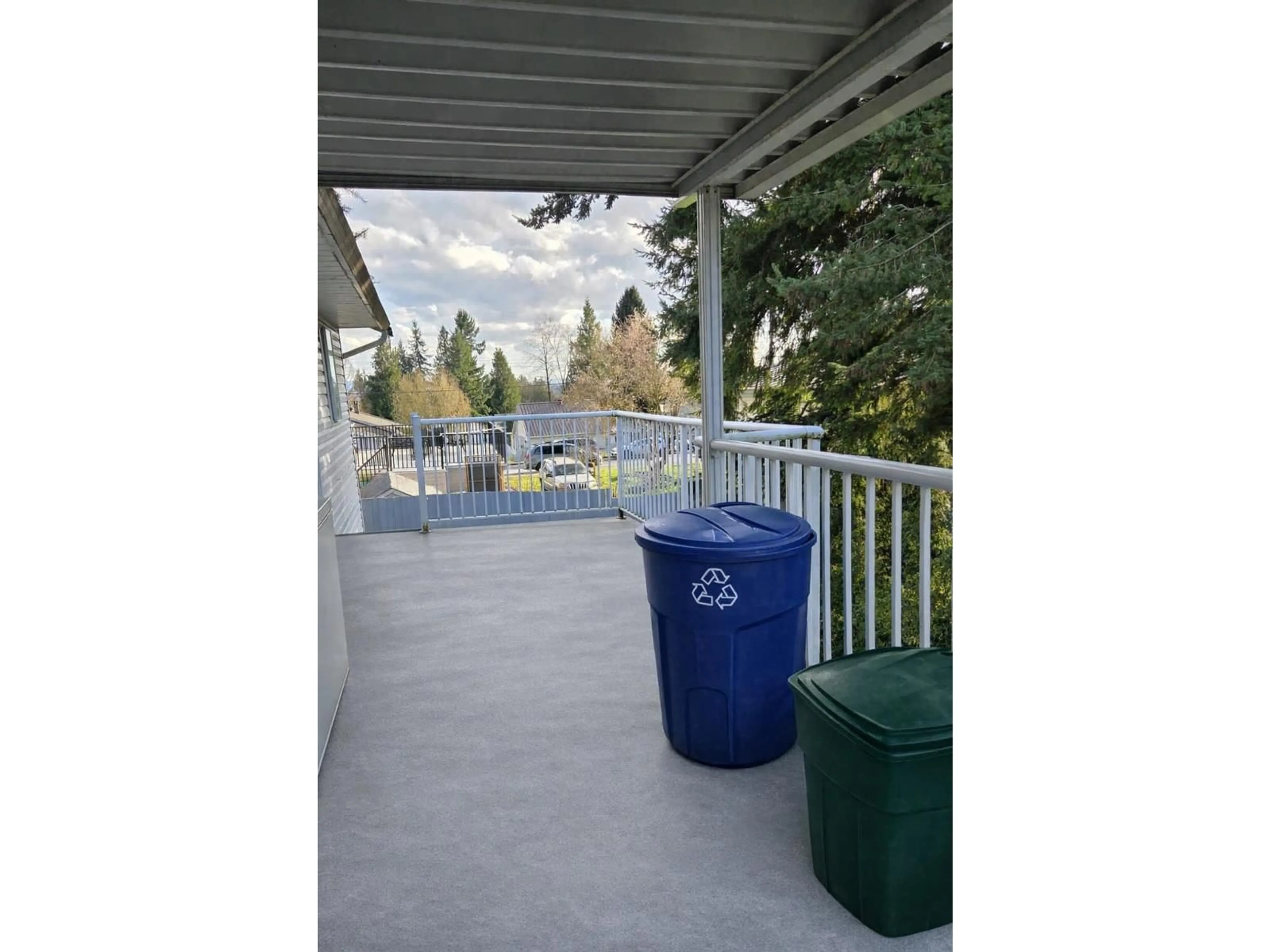 Patio, water/lake/river/ocean view for 8167 CEDAR STREET, Mission British Columbia V2V3N3
