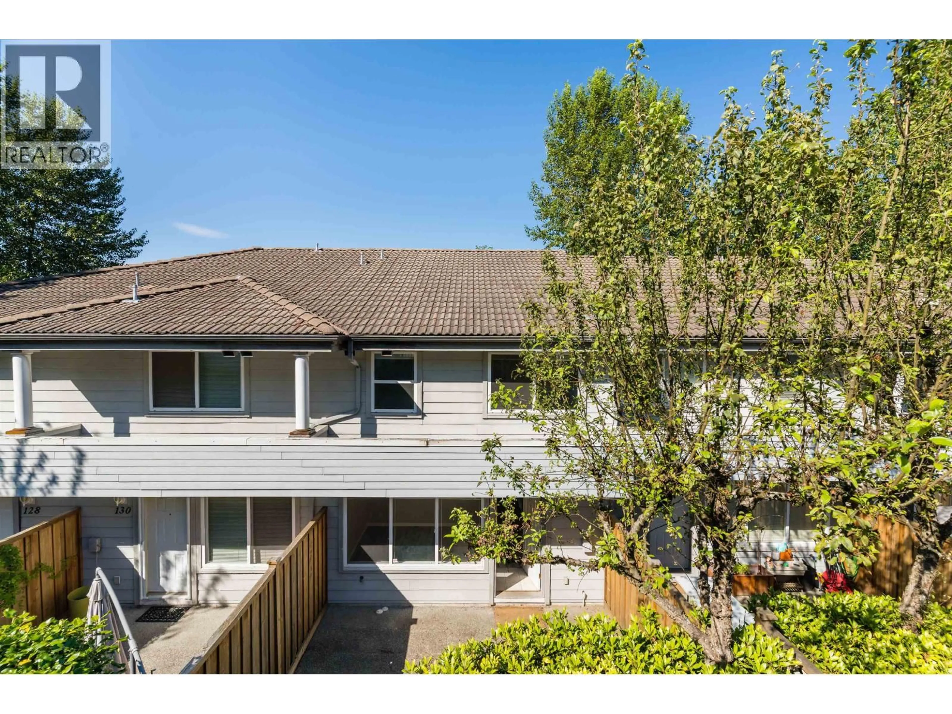 A pic from outside/outdoor area/front of a property/back of a property/a pic from drone, mountain view for 132 SHORELINE CIRCLE, Port Moody British Columbia V3H5B3
