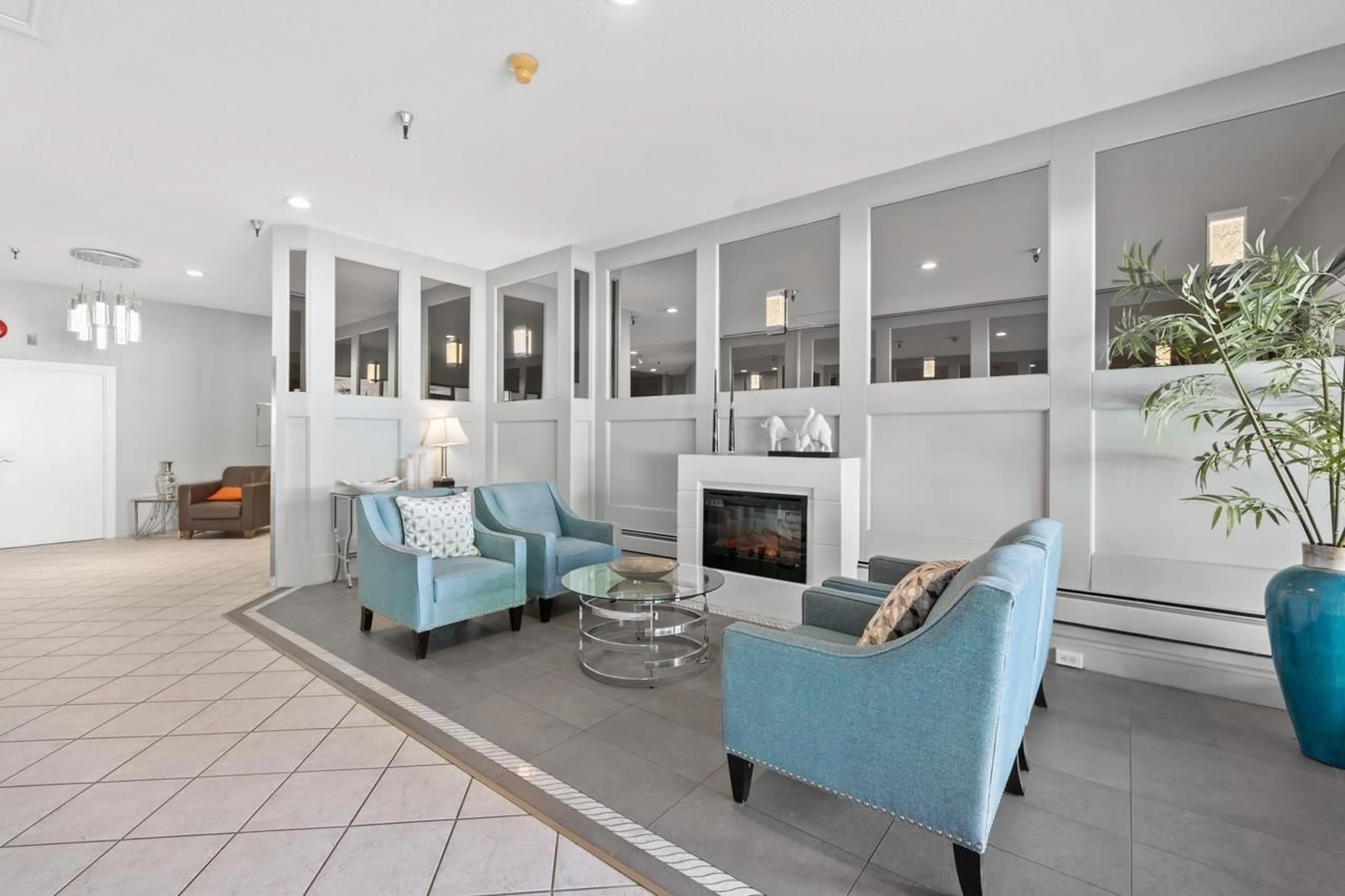 Lobby for 201 - 1480 FOSTER STREET, White Rock British Columbia V4B3X7