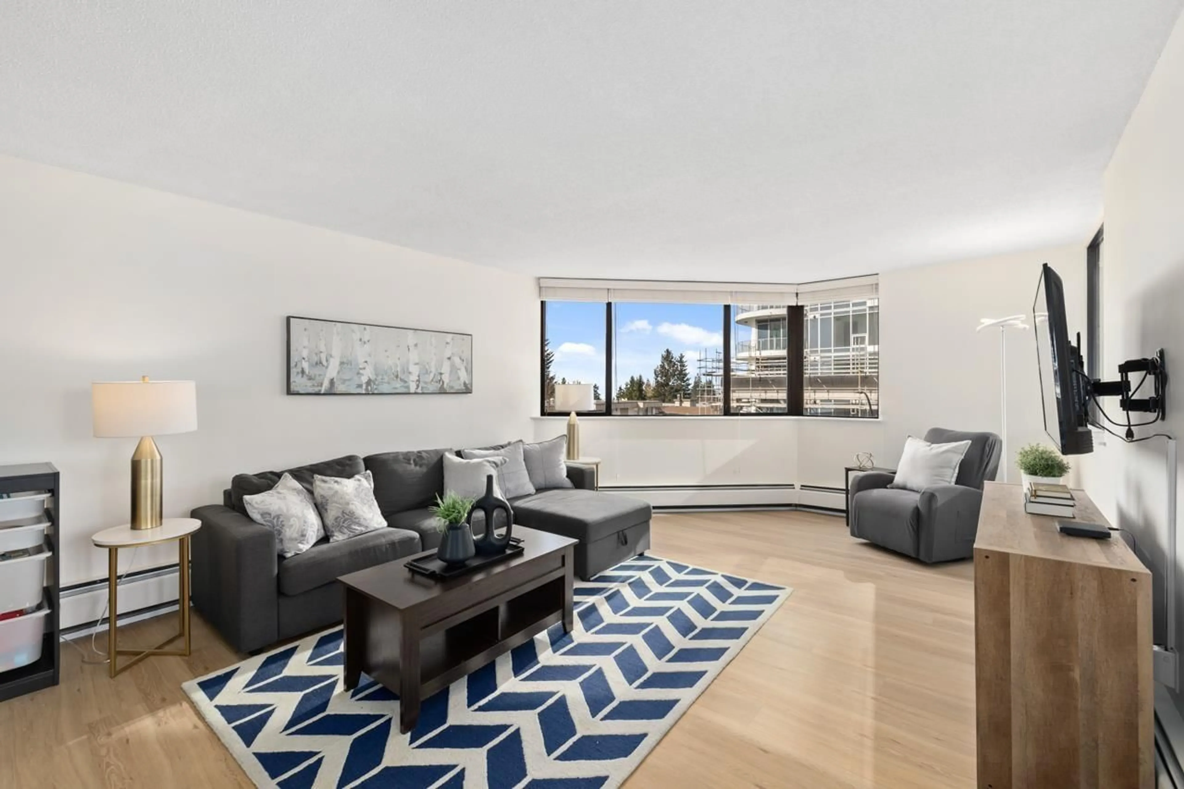 Living room with furniture, unknown for 201 - 1480 FOSTER STREET, White Rock British Columbia V4B3X7