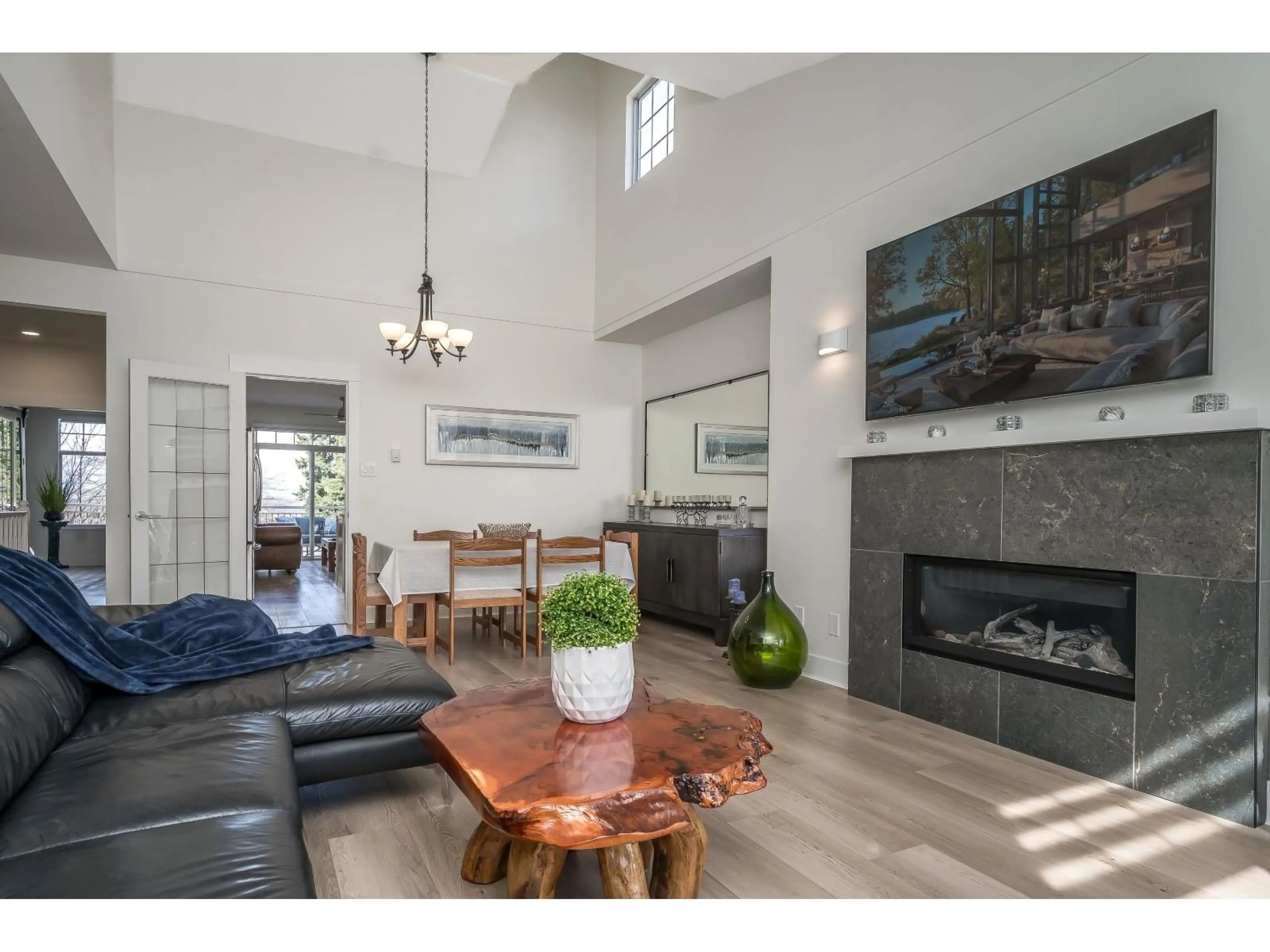 Living room with furniture, unknown for 98 - 2533 152 STREET, Surrey British Columbia V4P1N4