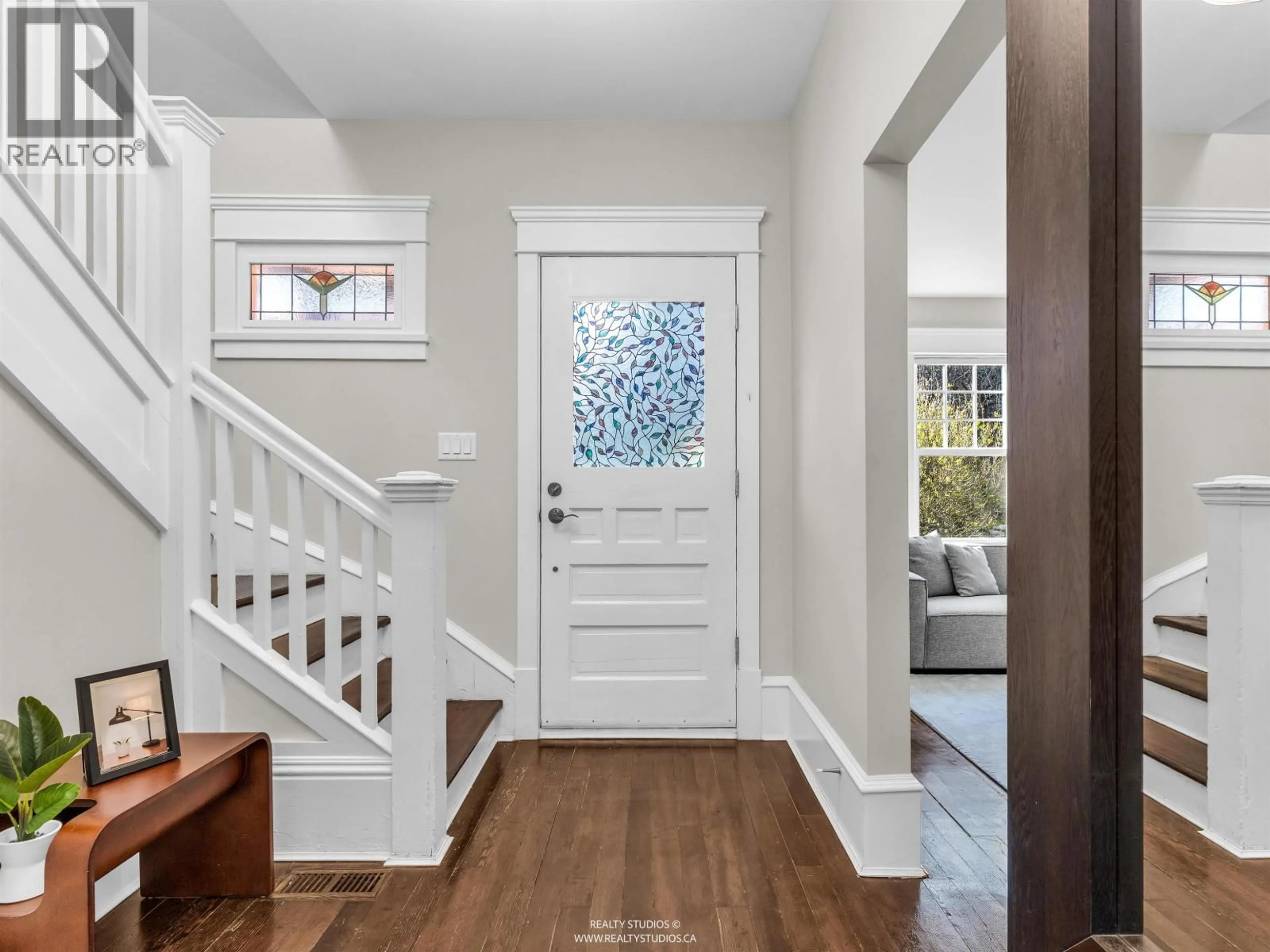 Indoor entryway for 4446 QUEBEC STREET, Vancouver British Columbia V5V3L7